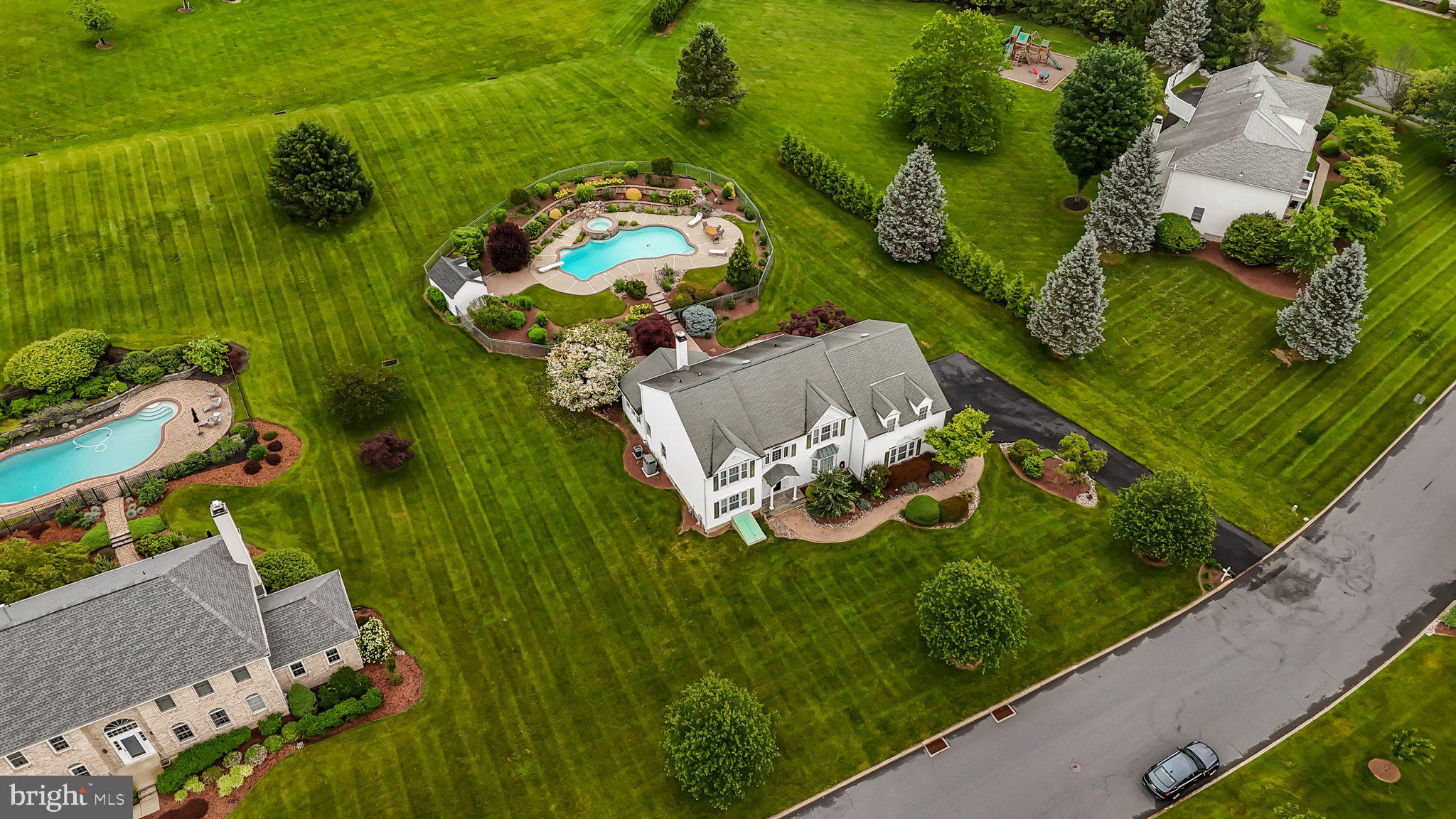 HOLLAND RIDGE - Residential