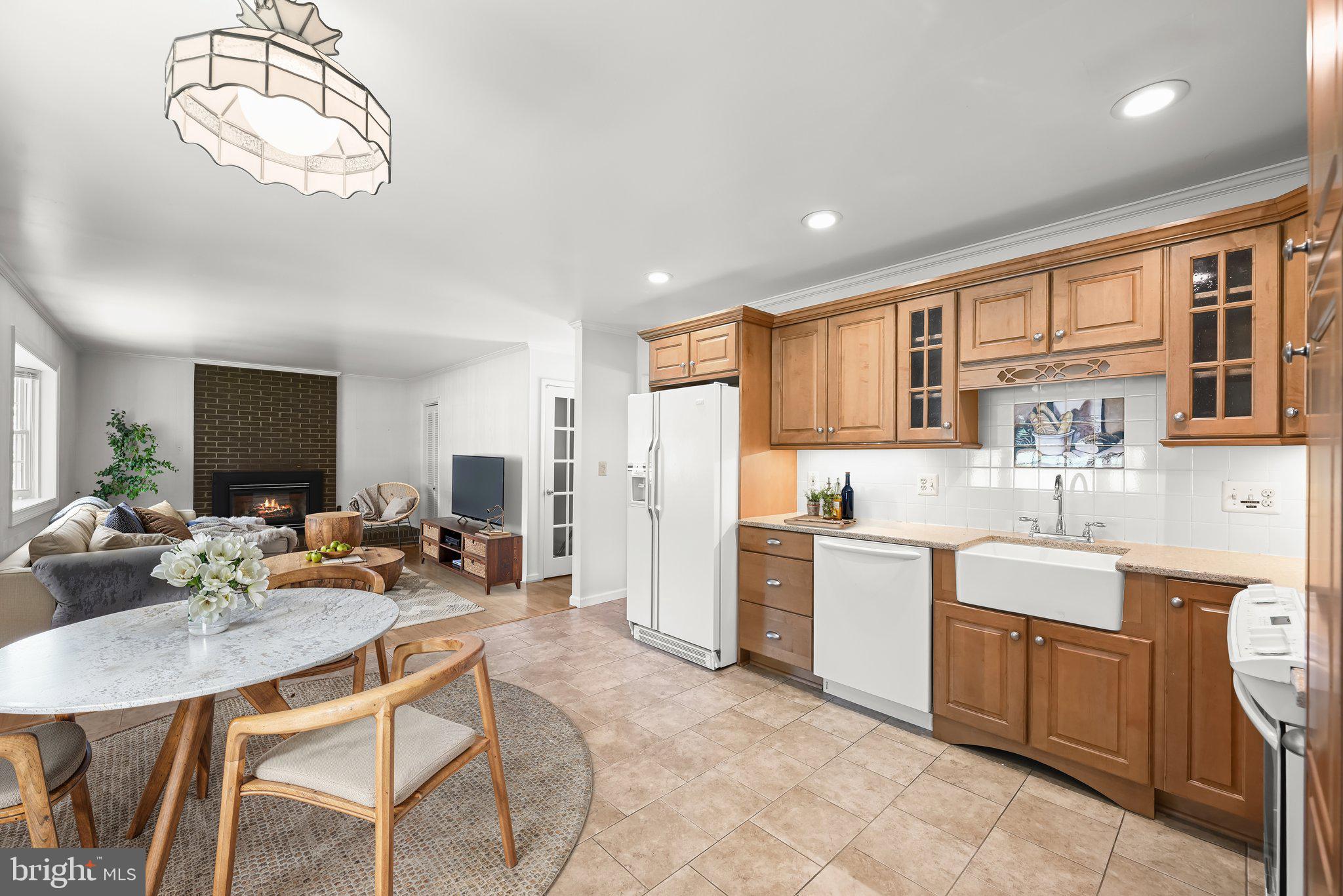 FONT HILL MANOR - Residential
