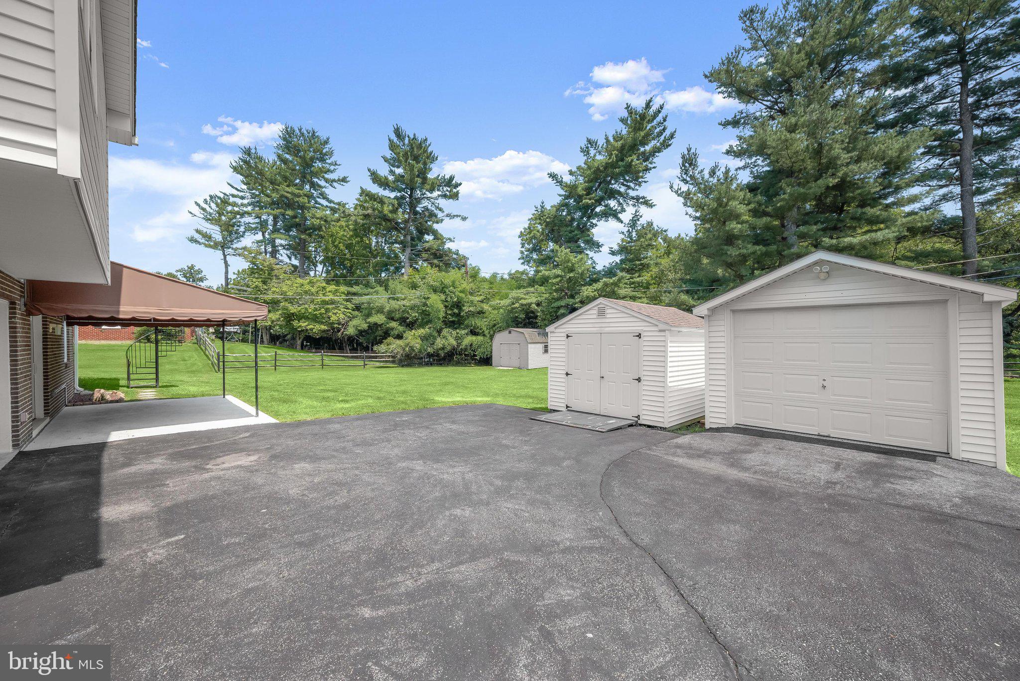 FONT HILL MANOR - Residential