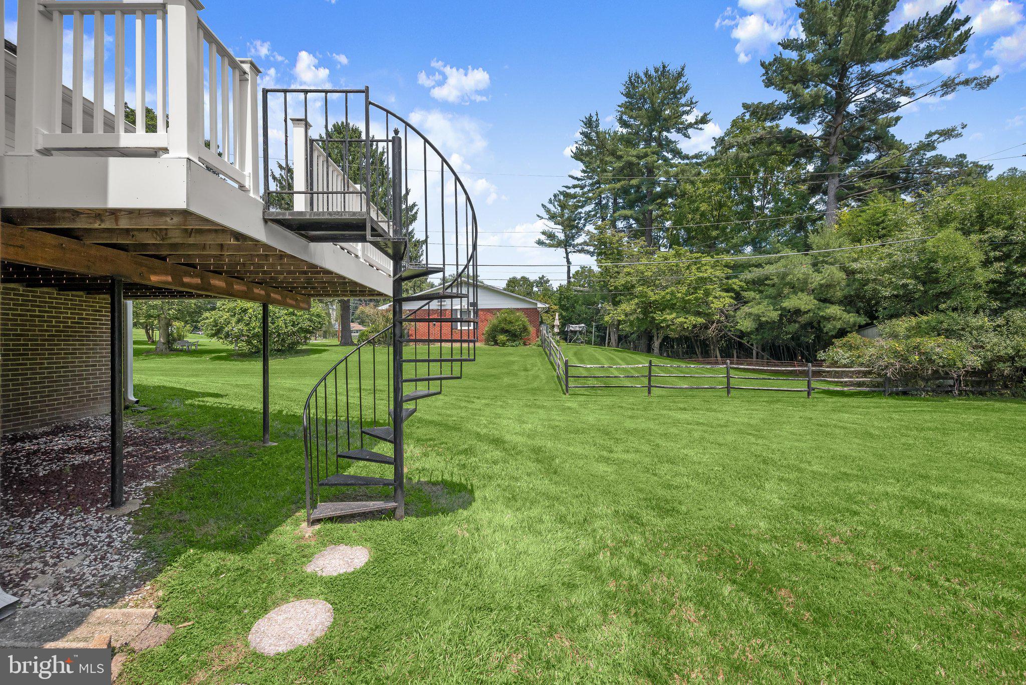 FONT HILL MANOR - Residential