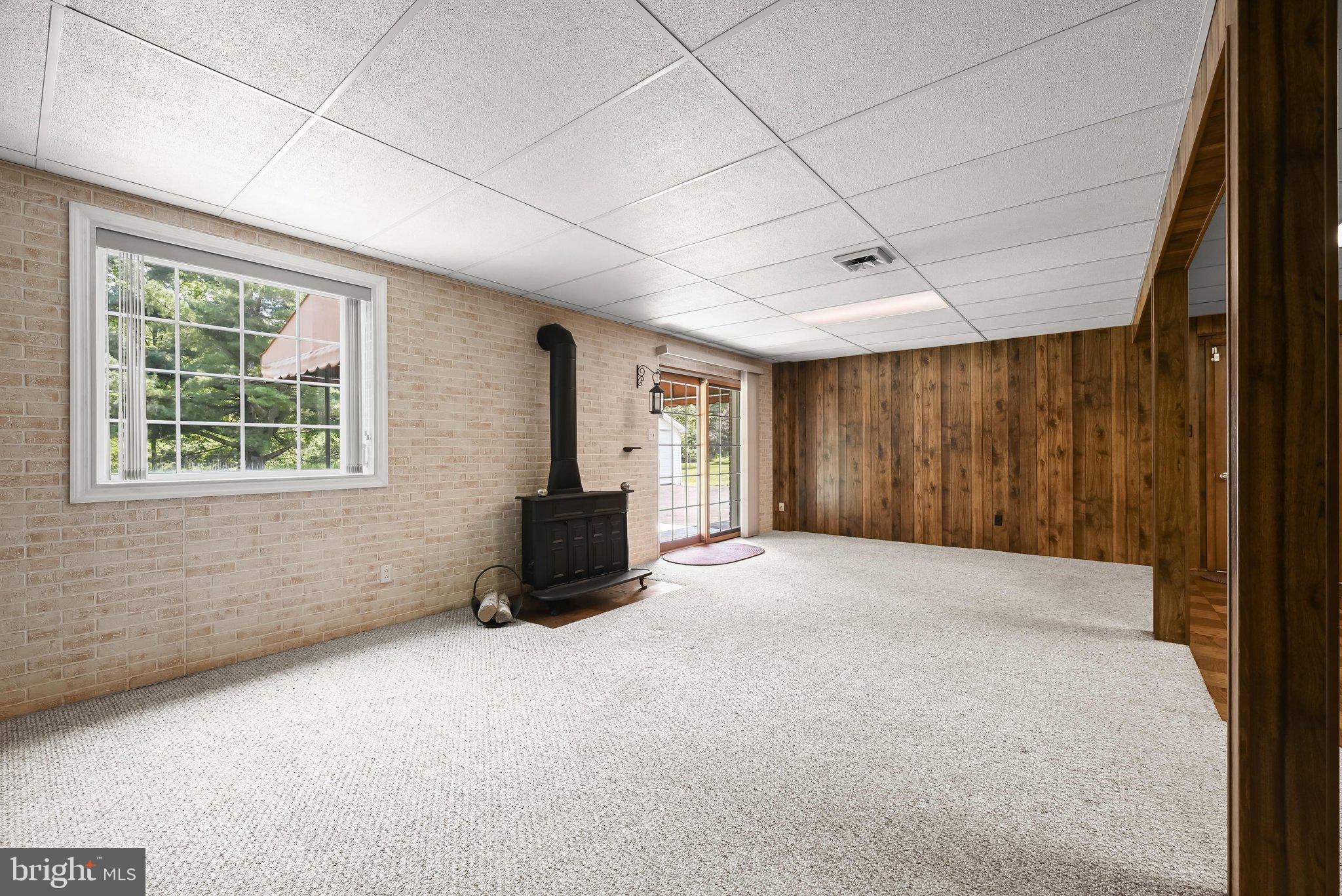 FONT HILL MANOR - Residential