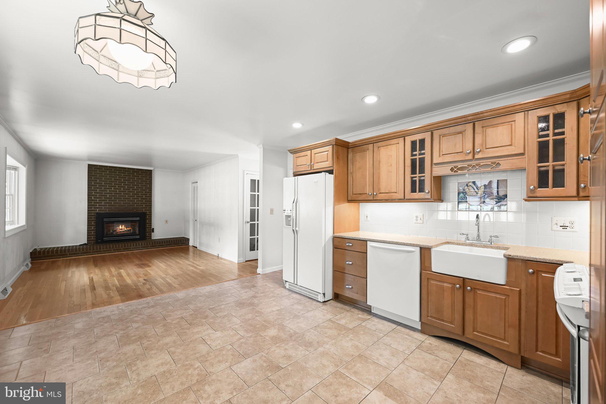 FONT HILL MANOR - Residential