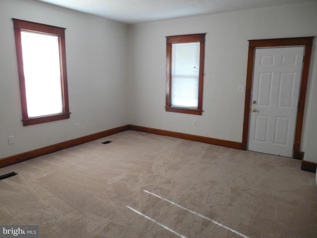 EAST PETERSBURG - Residential
