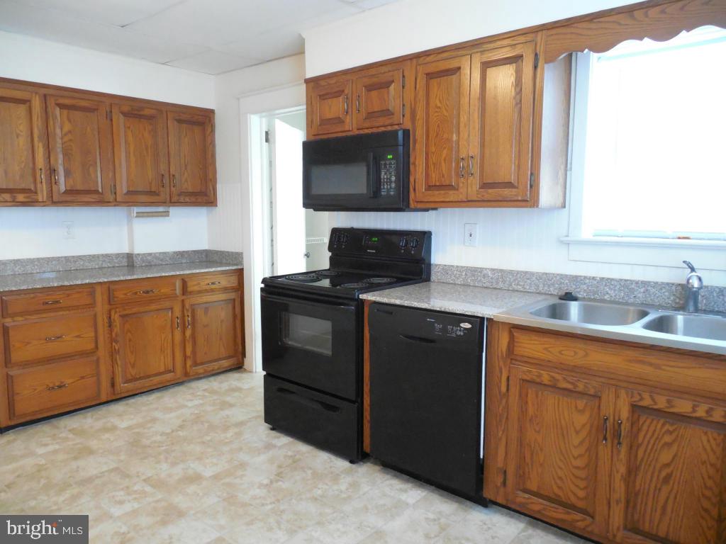 EAST PETERSBURG - Residential