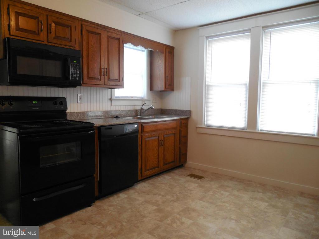 EAST PETERSBURG - Residential