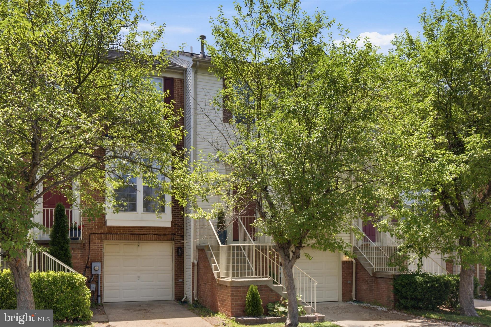 CLOVERLEAF TOWNHOMES - Residential