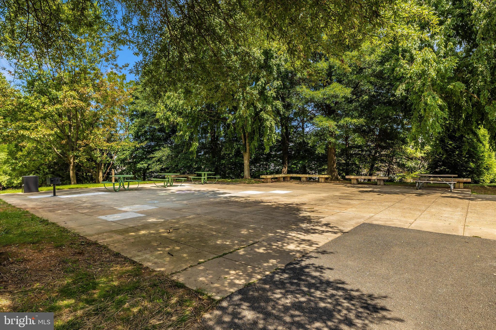 CLOVERLEAF TOWNHOMES - Residential