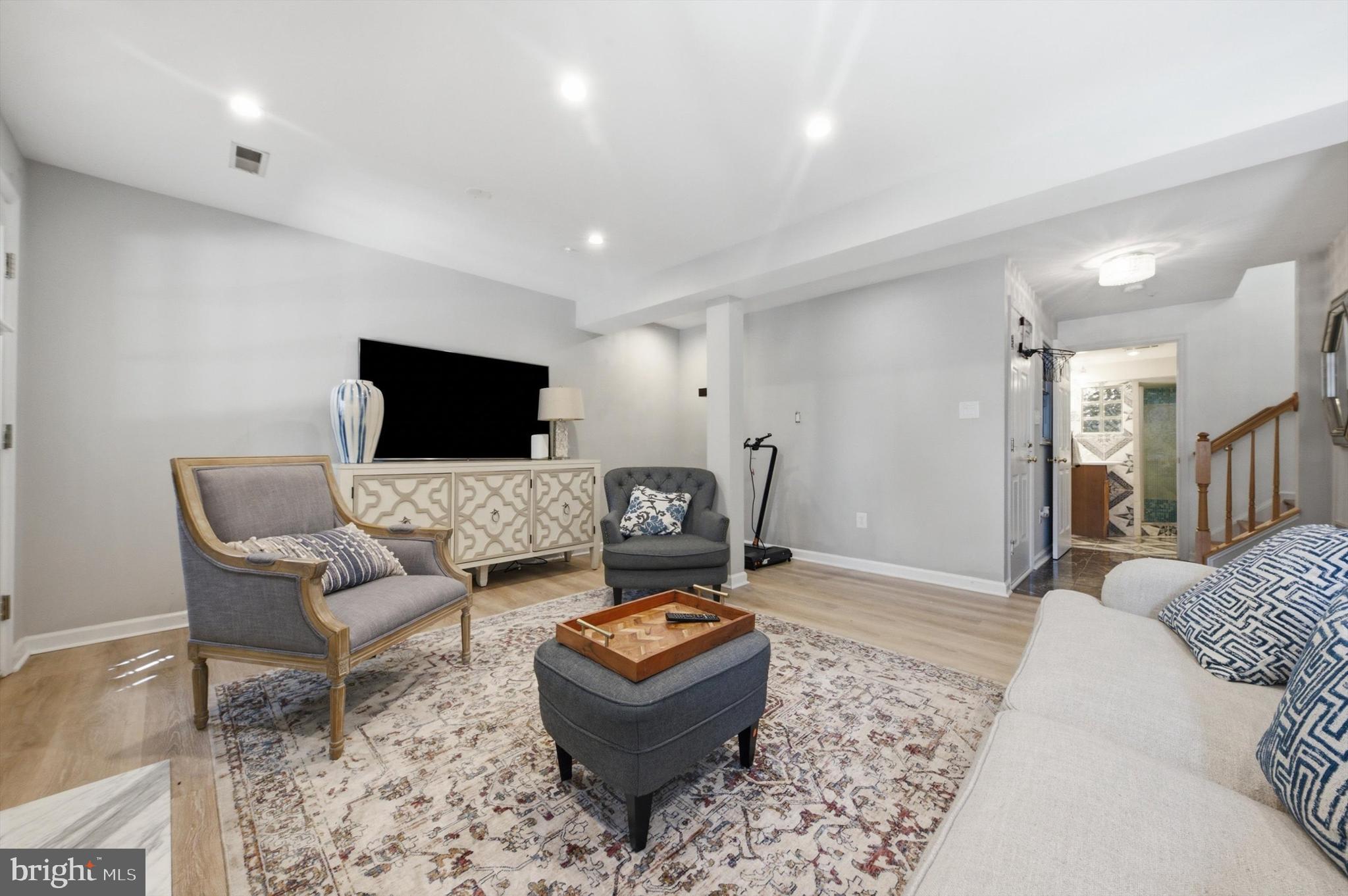 CLOVERLEAF TOWNHOMES - Residential
