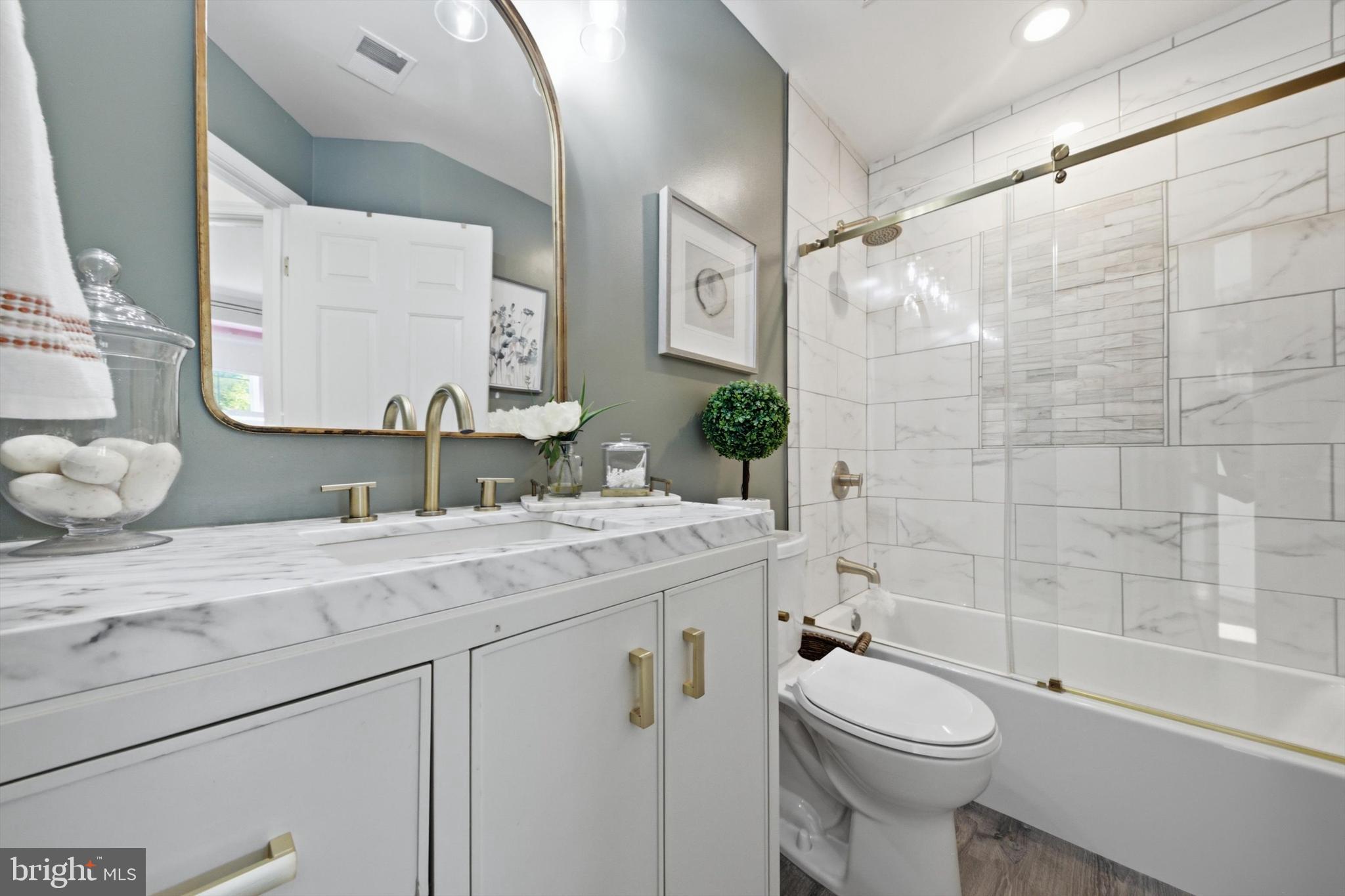CLOVERLEAF TOWNHOMES - Residential