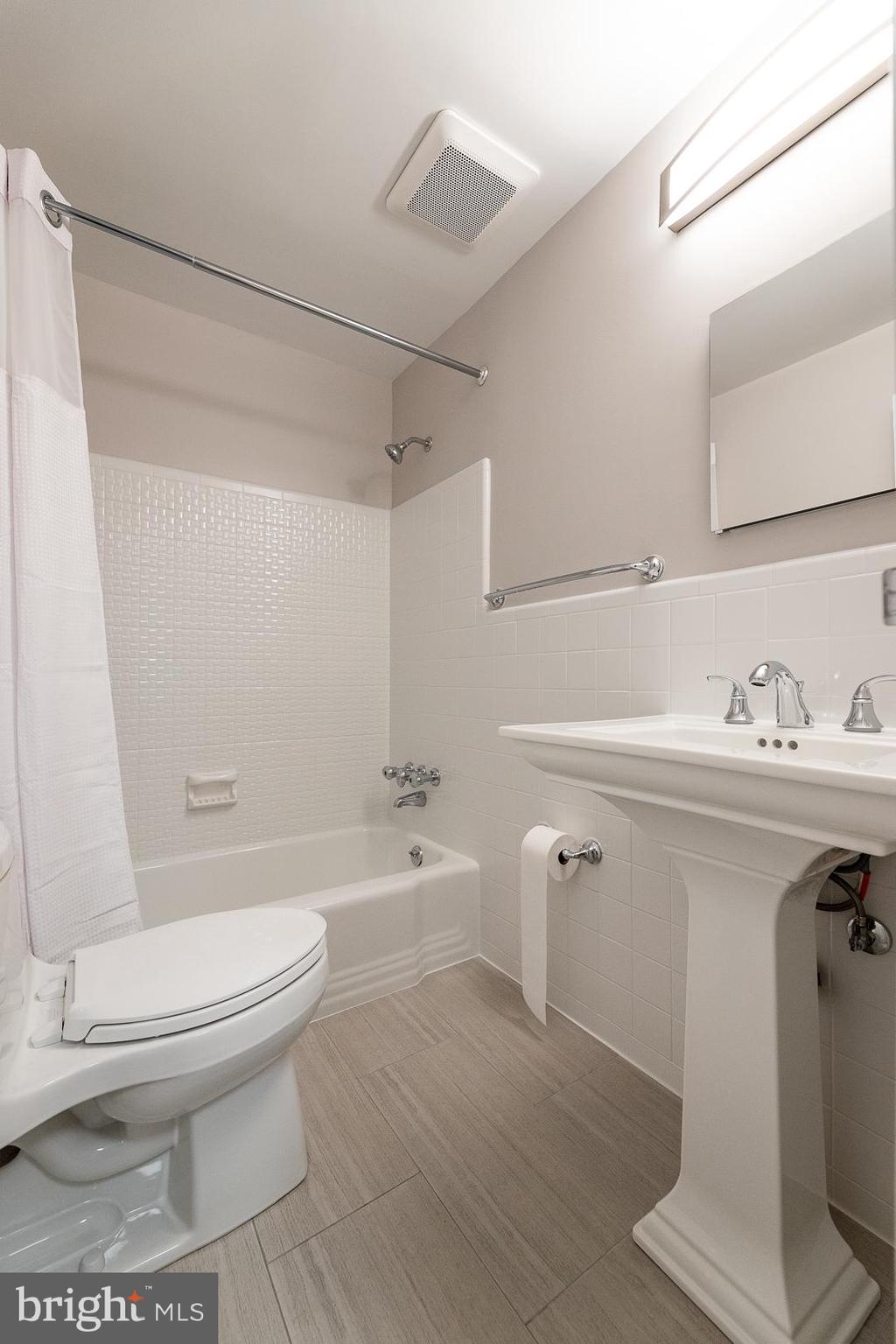 GROSVENOR PARK - Residential Lease