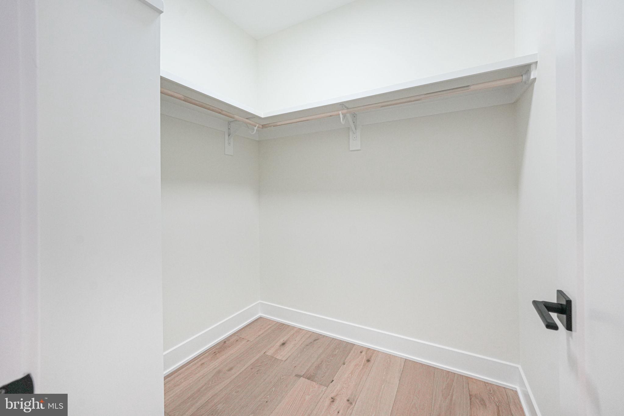 DONNA LEE GARDENS - Residential