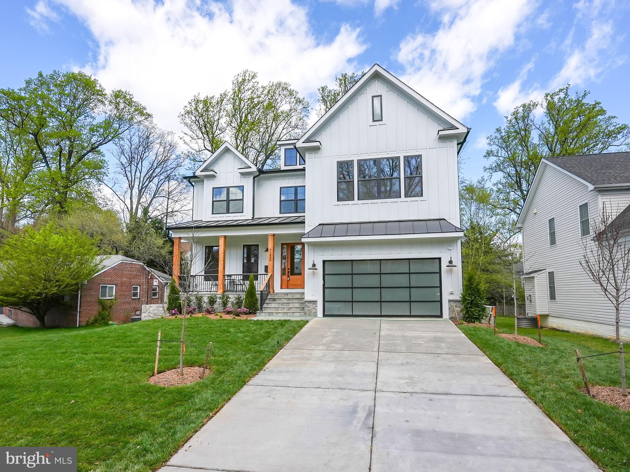 DONNA LEE GARDENS - Residential