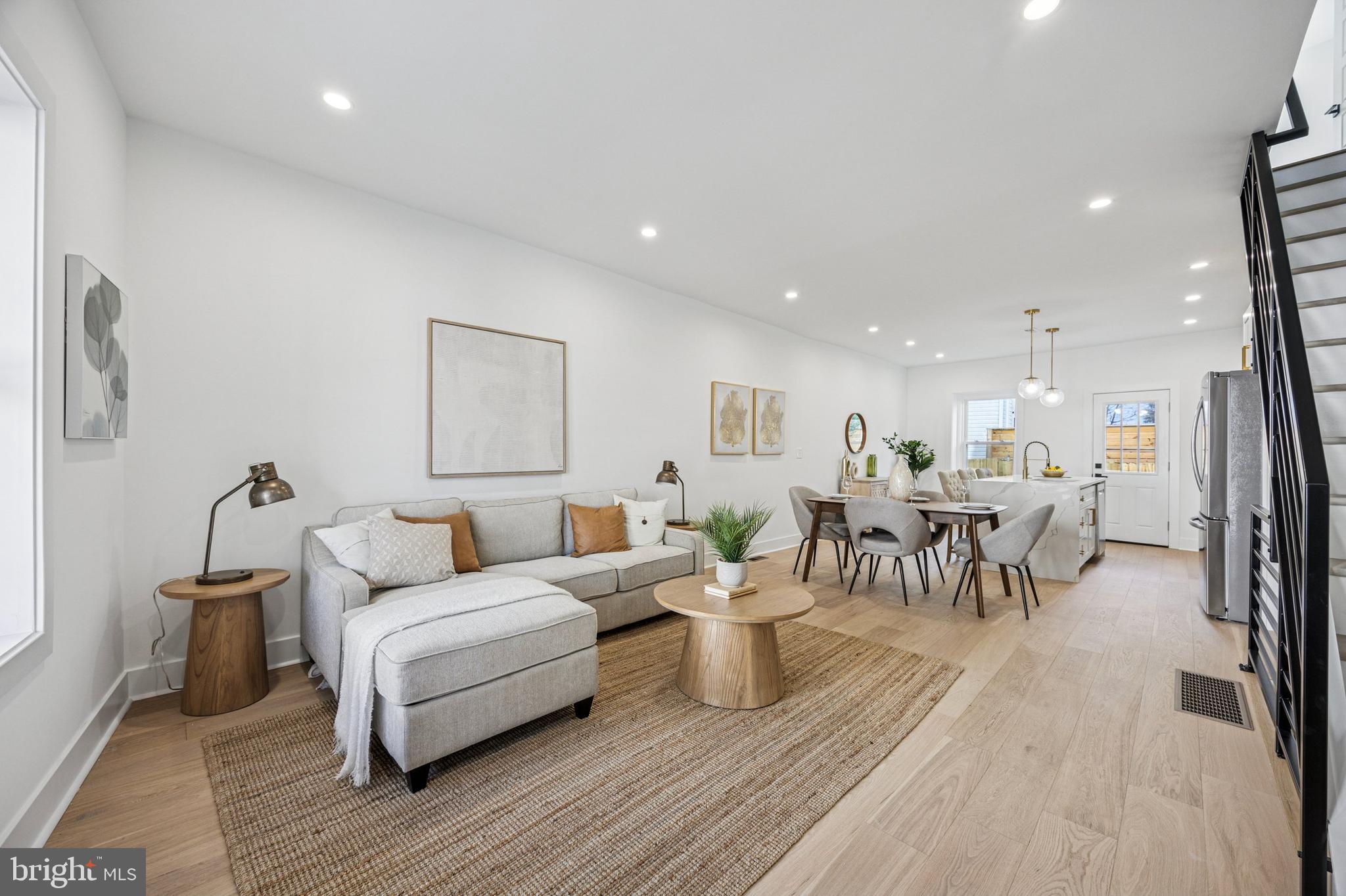 ROXBOROUGH - Residential
