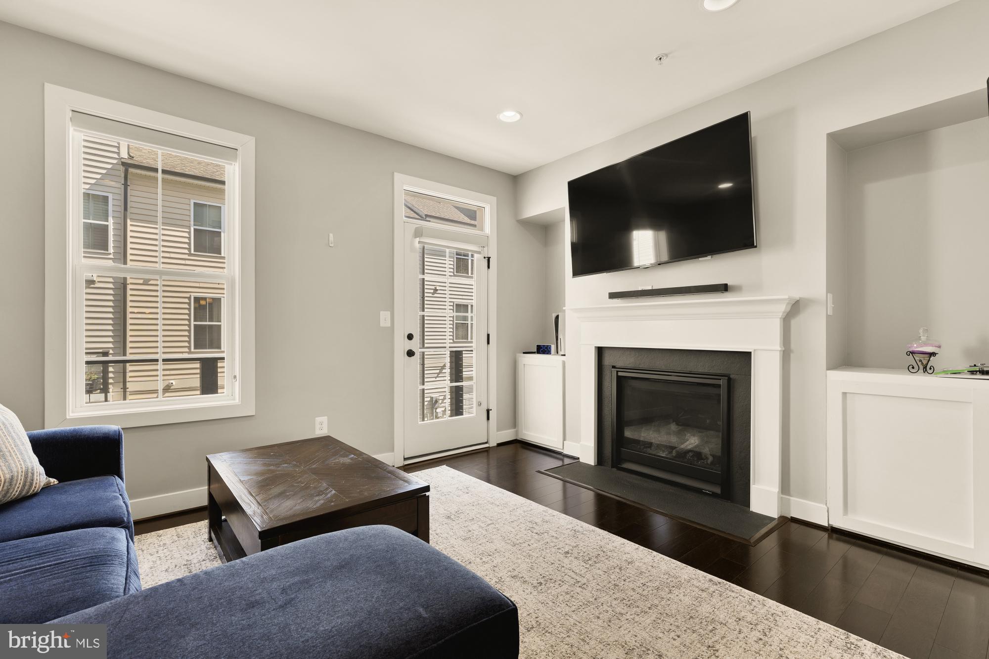 GLENMONT METROCENTRE - Residential