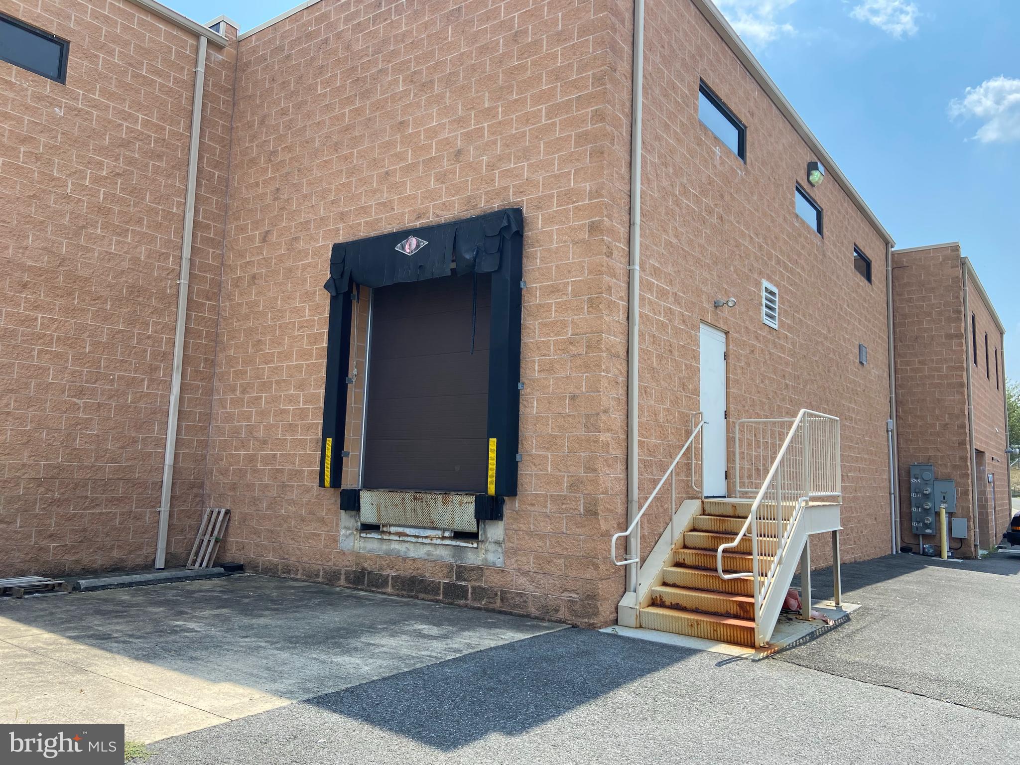 WINCHESTER - Commercial Sale