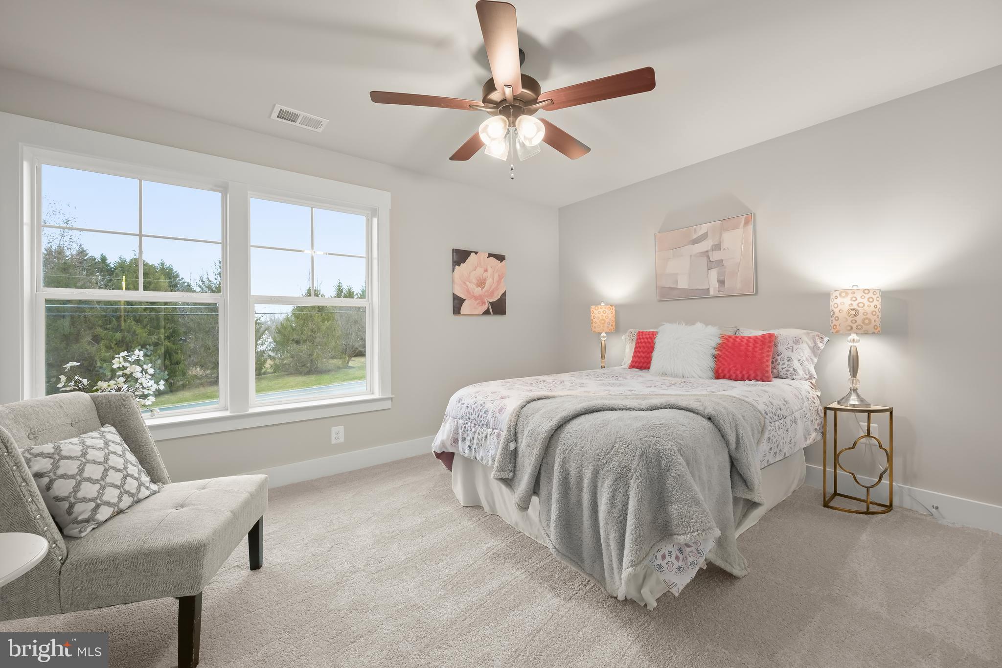 LIONS CROSSING - Residential