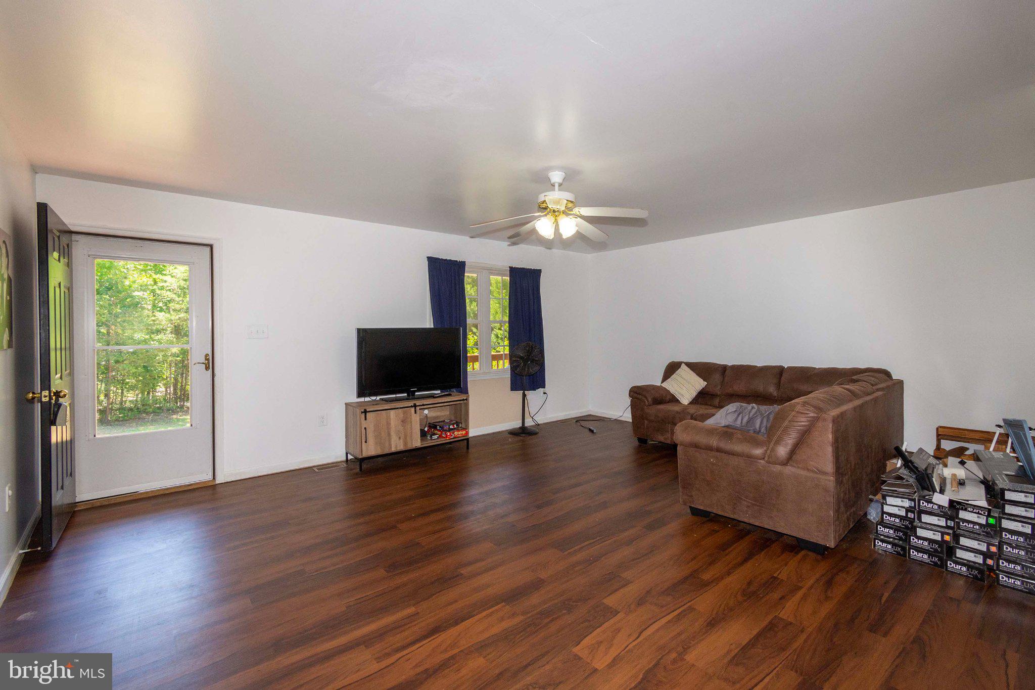 TALL PINES - Residential