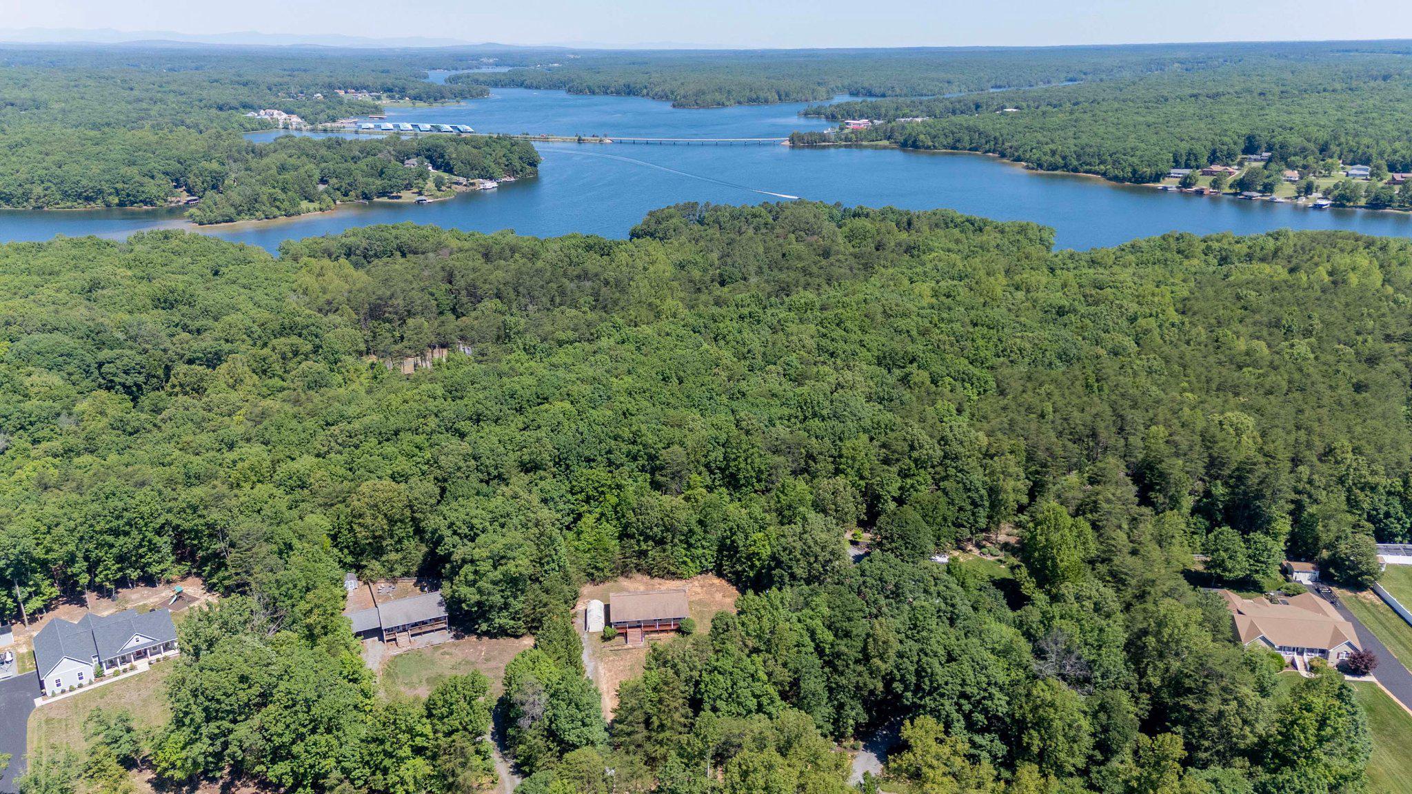 TALL PINES - Residential