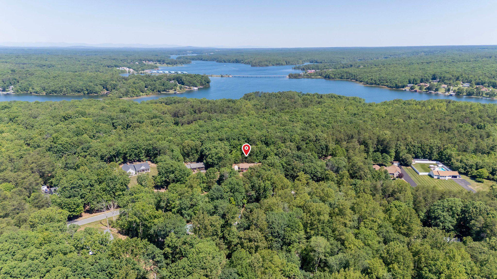 TALL PINES - Residential