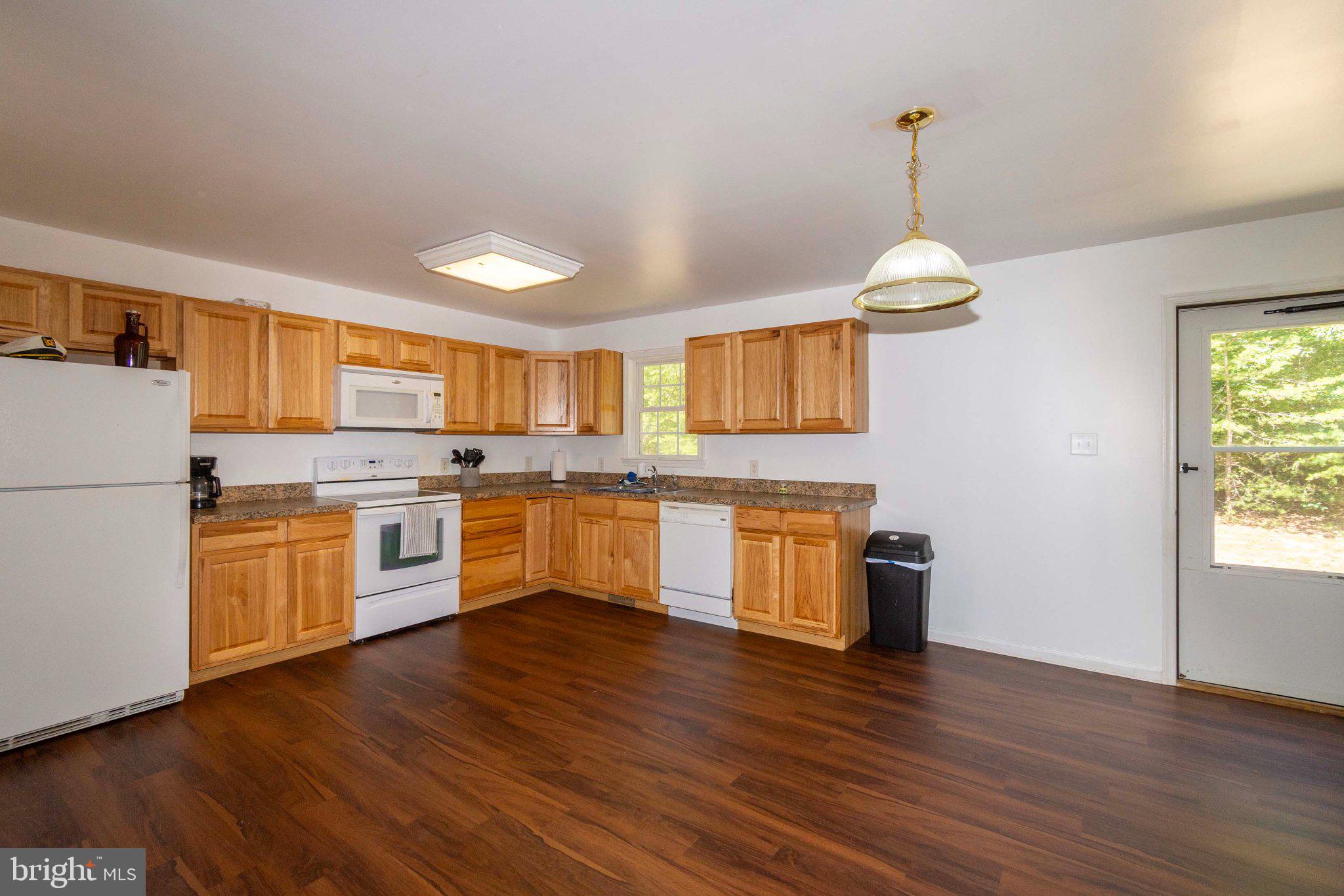 TALL PINES - Residential