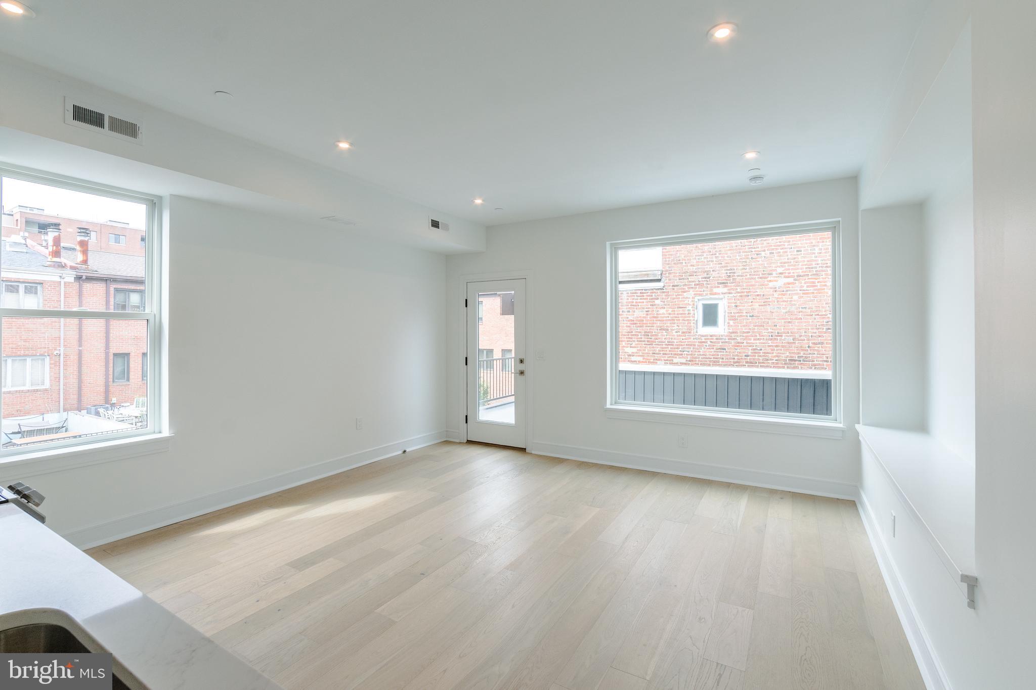 SOCIETY HILL - Residential Lease
