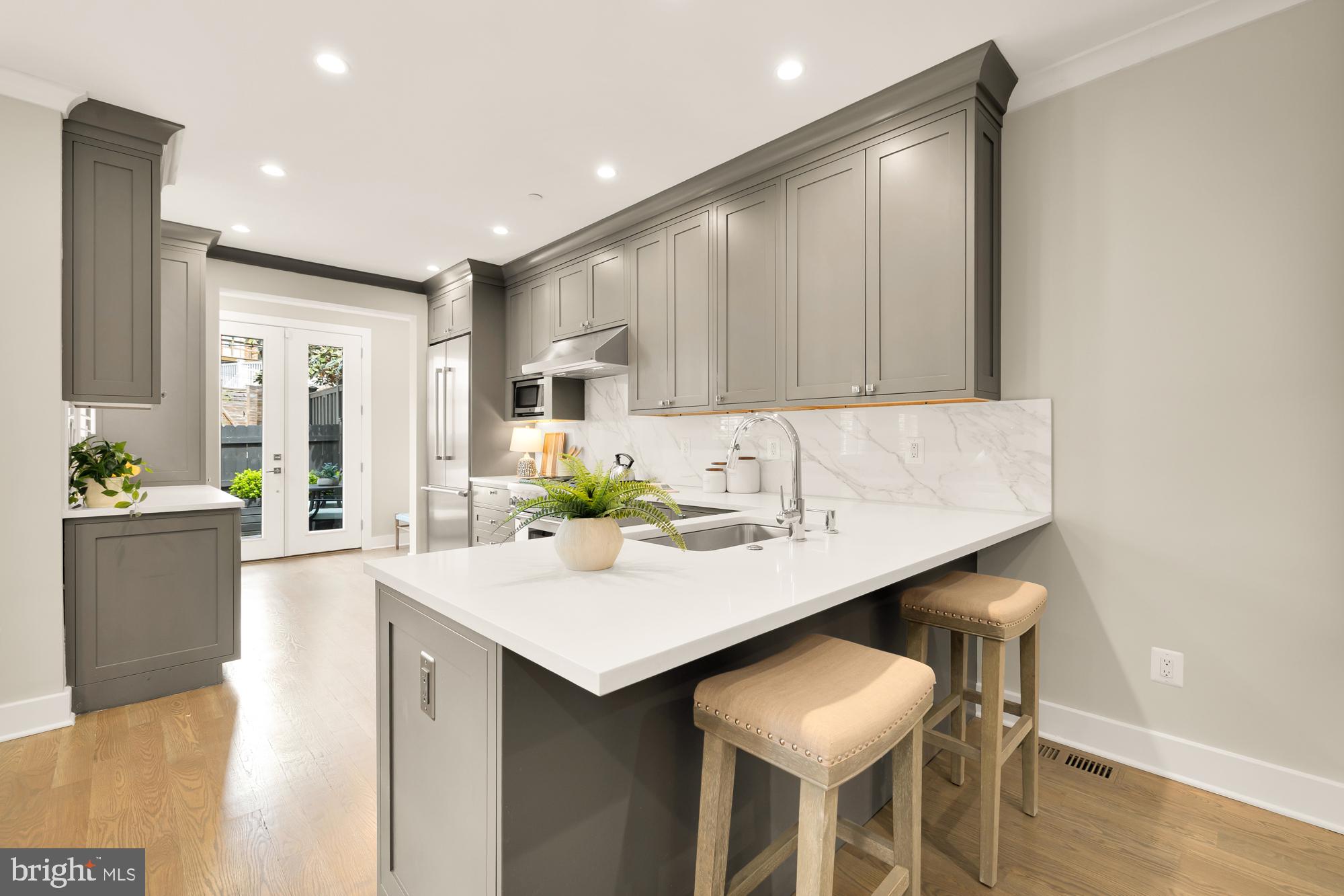 MOUNT PLEASANT - Residential