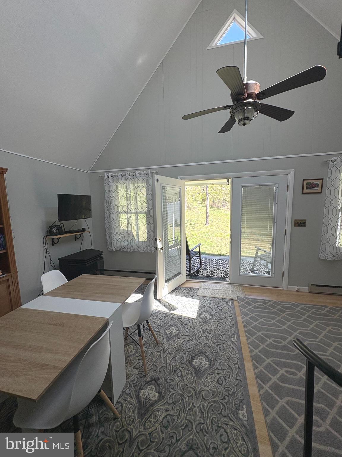 LAKE FERNDALE - Residential