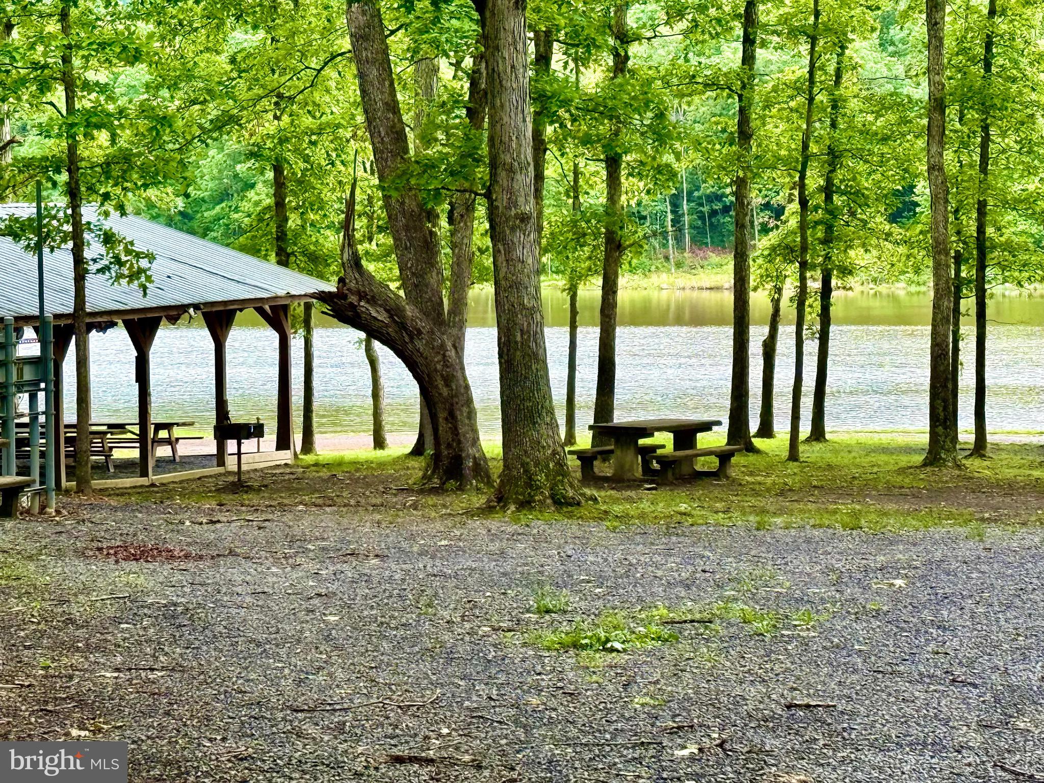 LAKE FERNDALE - Residential