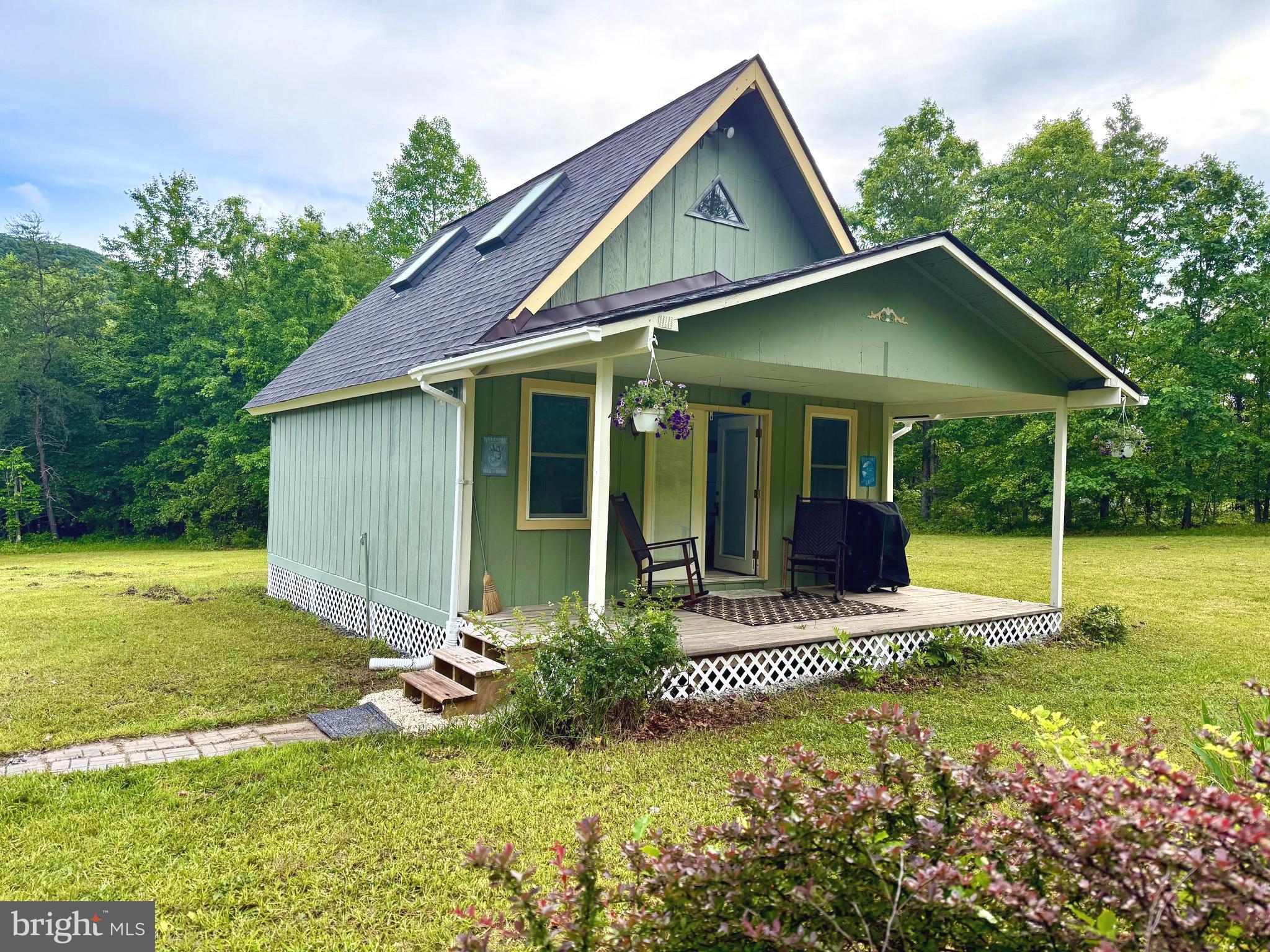LAKE FERNDALE - Residential