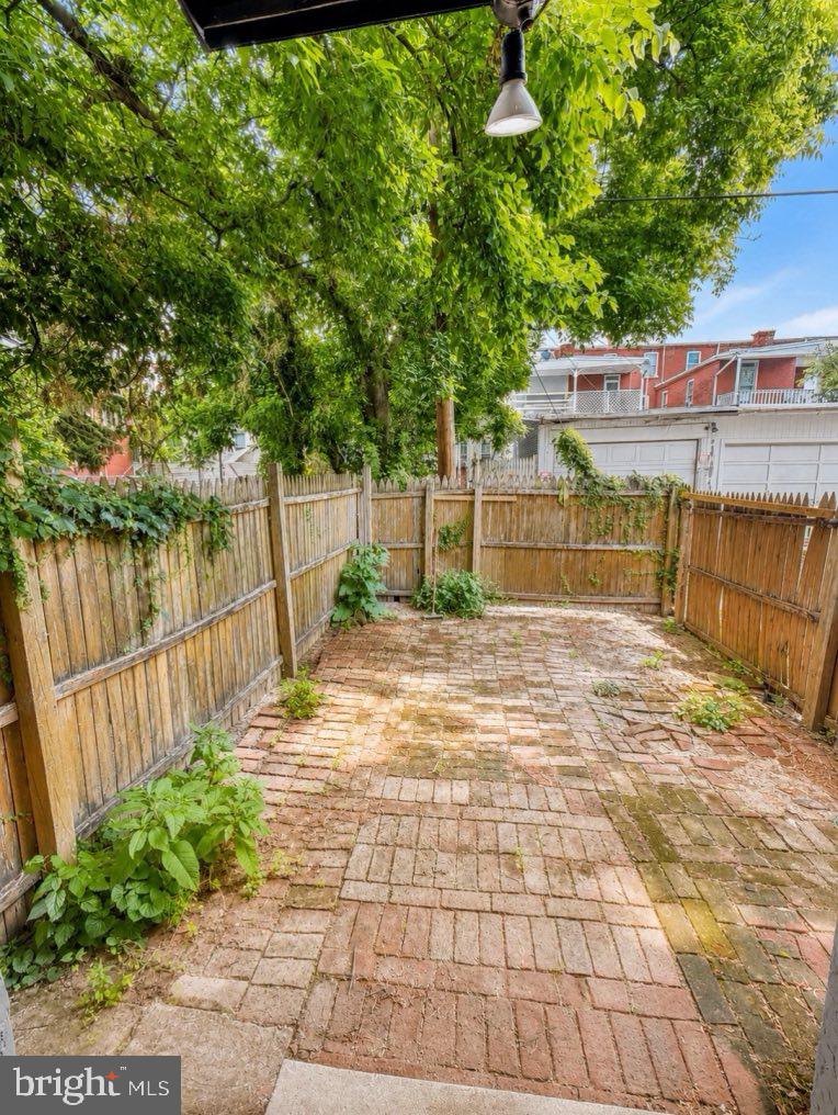 LANCASTER - Residential