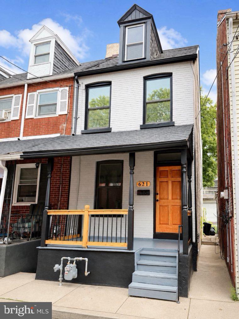 Welcome home to this beautifully updated 3-bedroom, 2-bathroom Lancaster City residence! This property is a fantastic opportunity for both first-time homebuyers seeking a move-in ready dream and investors looking for a property with strong cash flow potential. Step inside and be greeted by a fresh, modern feel, thanks to a complete fresh coat of paint throughout the entire home. You’ll also appreciate the modern updates, including brand-new appliances, stylish new lighting fixtures, a refreshed bathroom, and beautiful new flooring that elevates the entire living space.
The home boasts a comfortable and functional layout with three generously sized bedrooms and two bathrooms. Enjoy the convenience of city living with an array of restaurants, shops, and entertainment options just a short walk away. Outdoor enjoyment is guaranteed with a private, fenced-in backyard perfect for relaxation or gatherings, and a welcoming front porch ideal for soaking in the summer evenings and connecting with your neighbors.