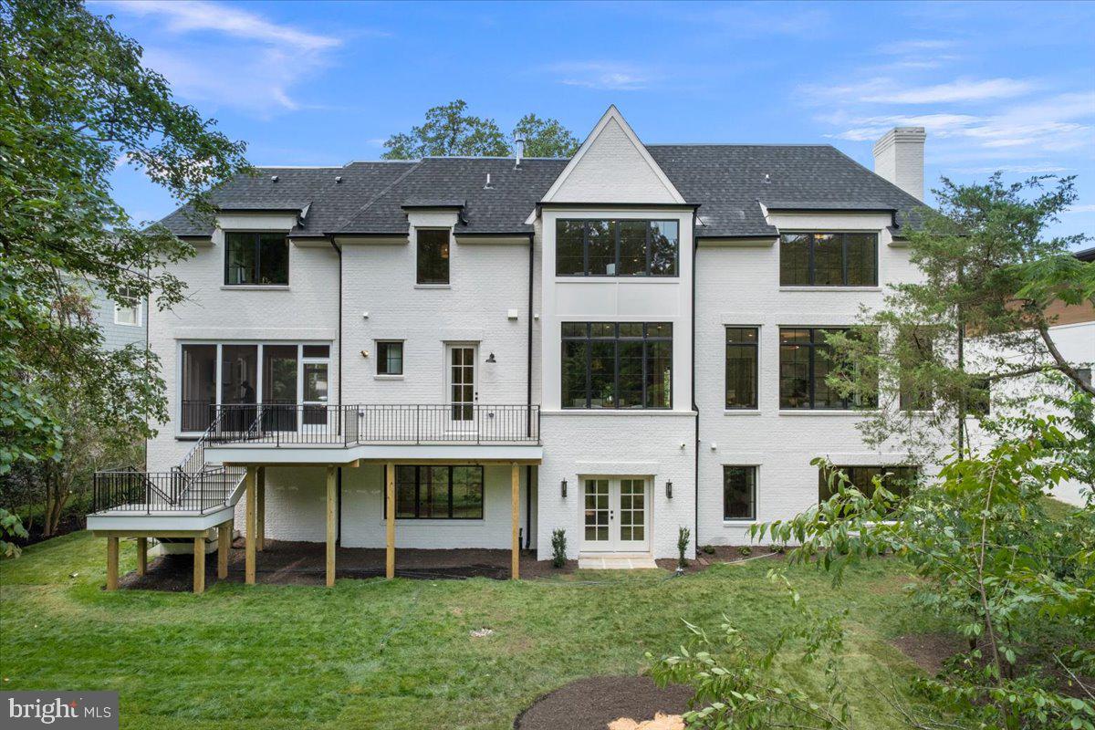 BROYHILL LANGLEY ESTATES - Residential