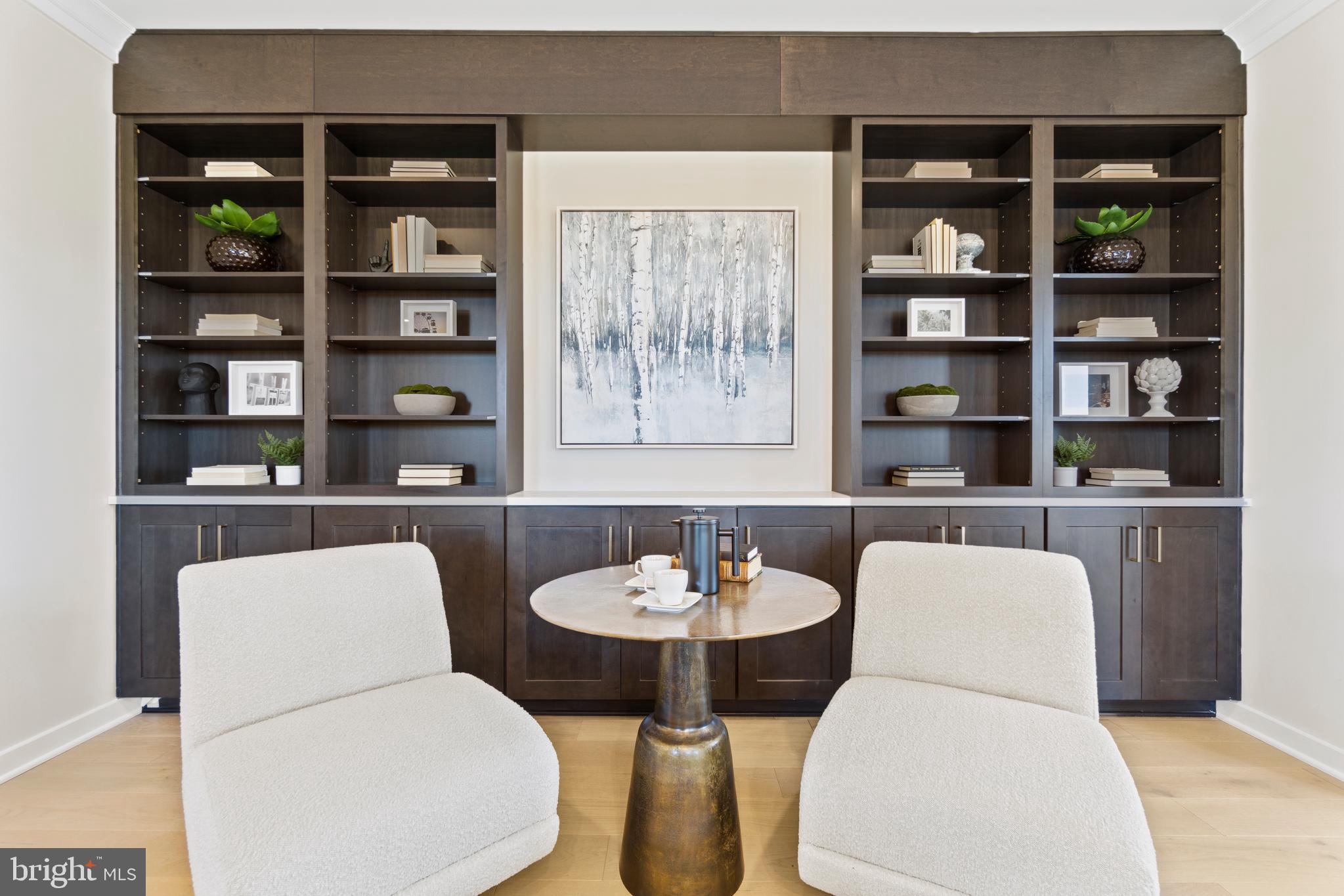 SOUTH LAKE - Residential