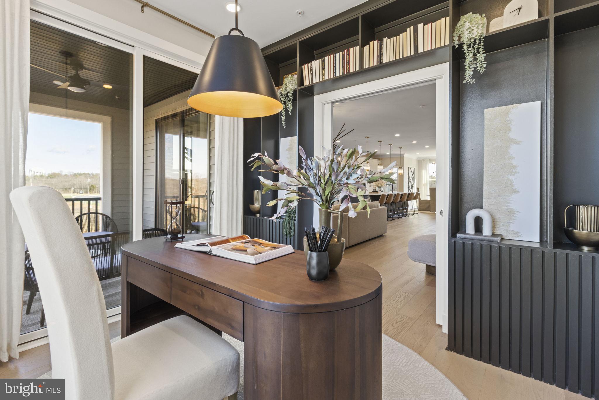 SOUTH LAKE - Residential