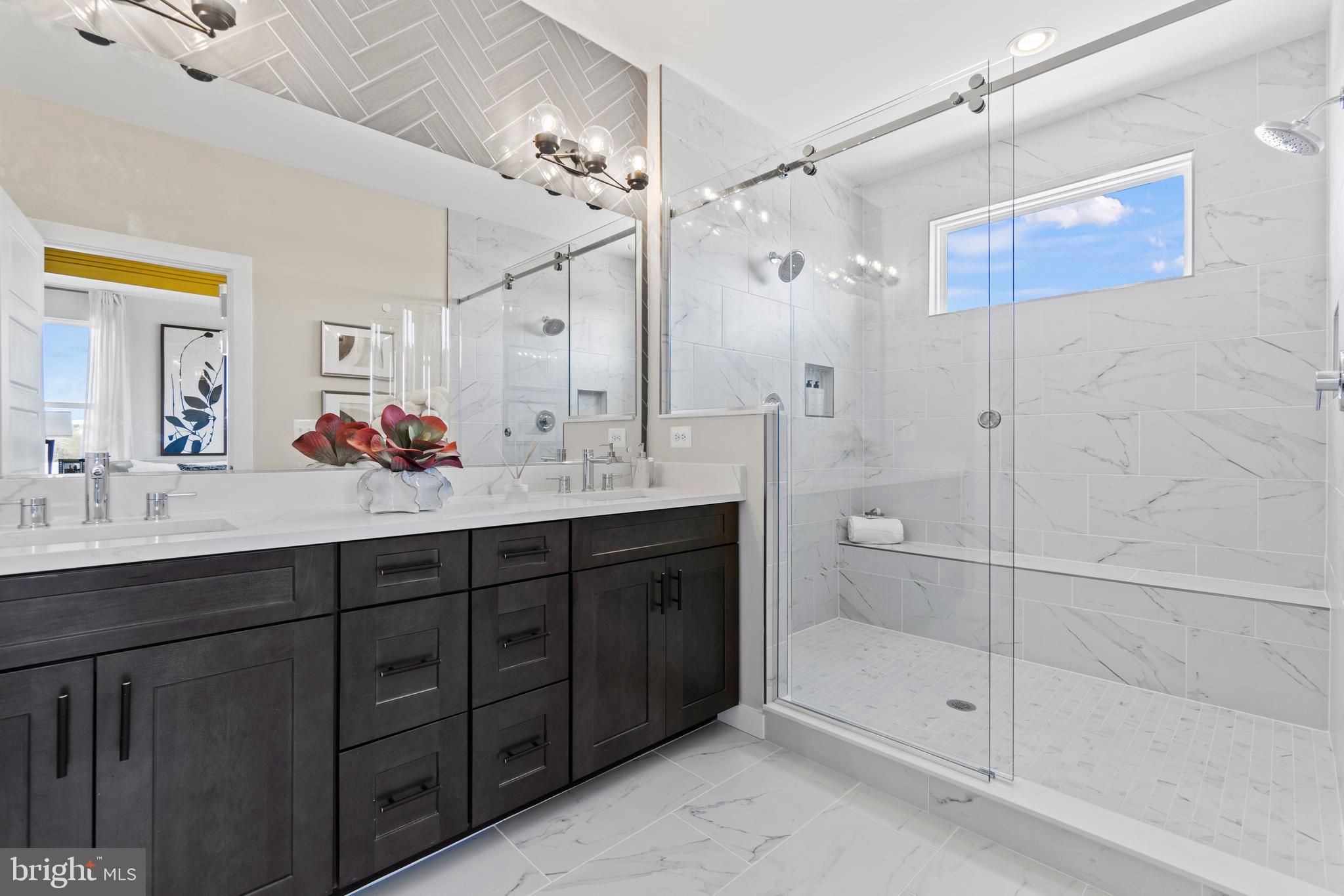 SOUTH LAKE - Residential