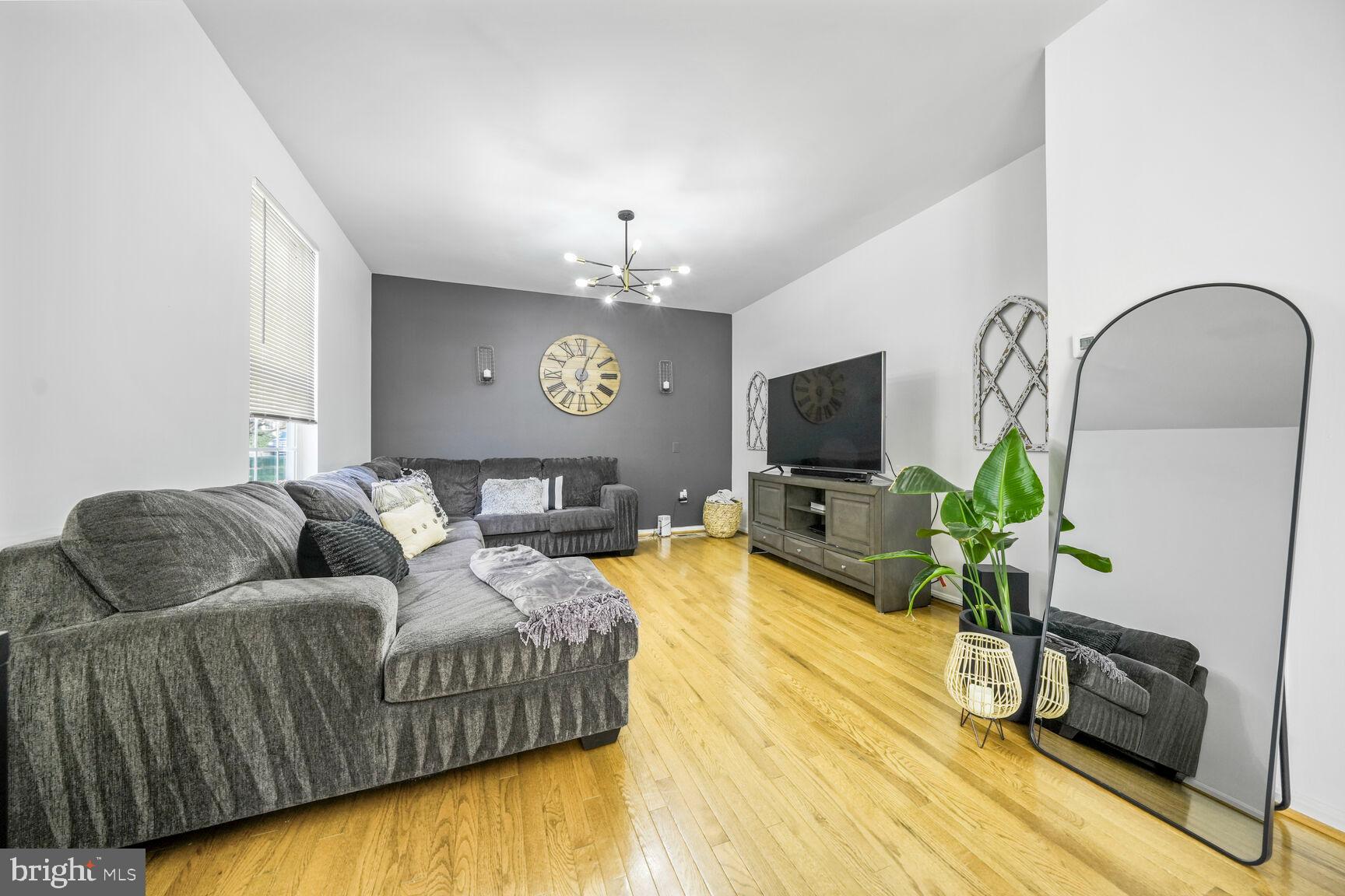 DALE CITY - Residential