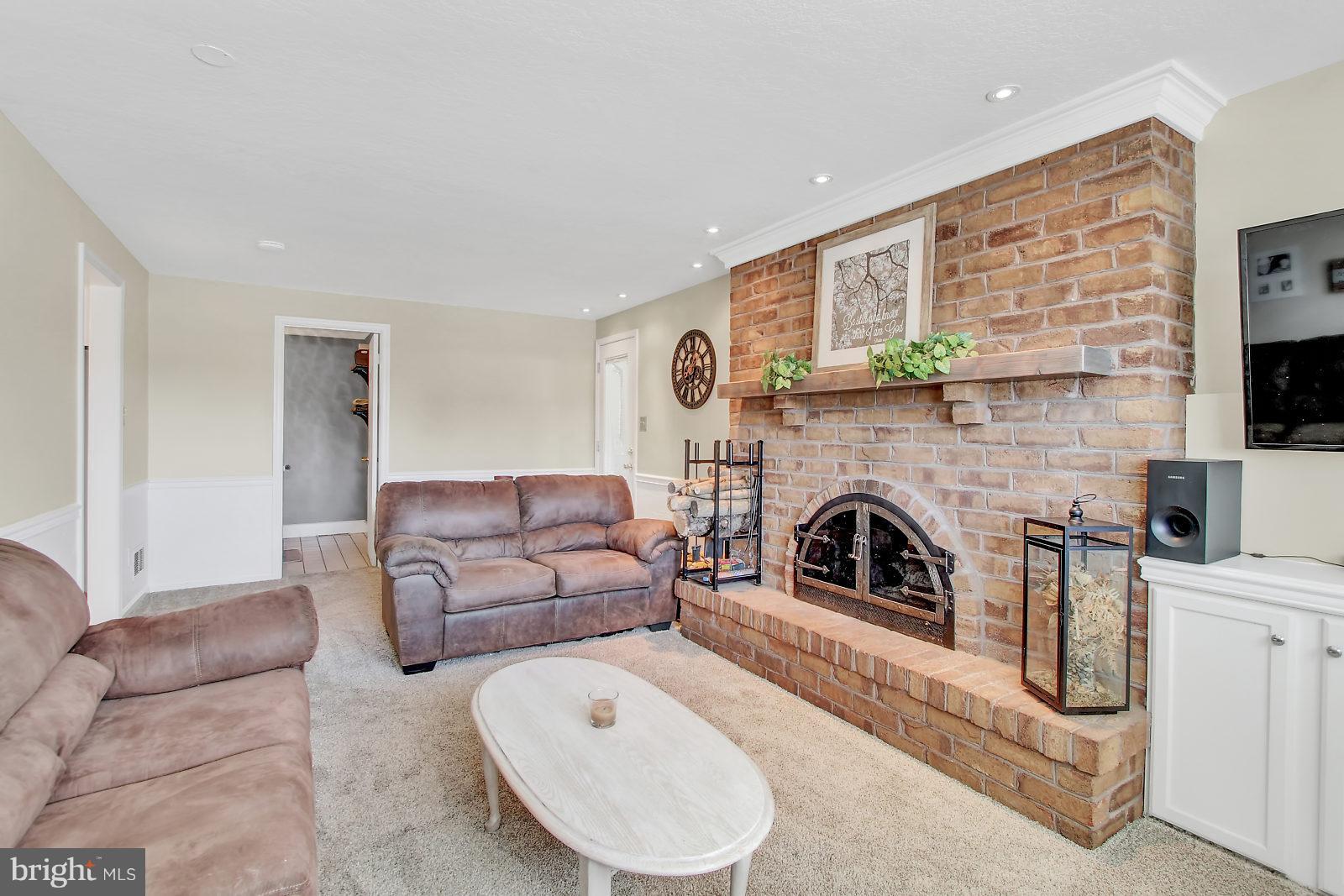 FOX CHASE - Residential