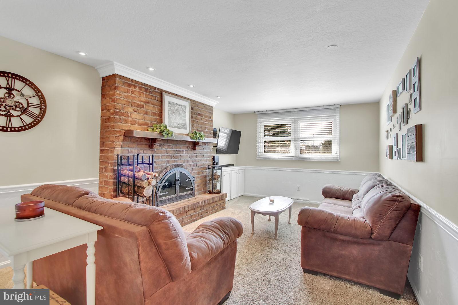 FOX CHASE - Residential
