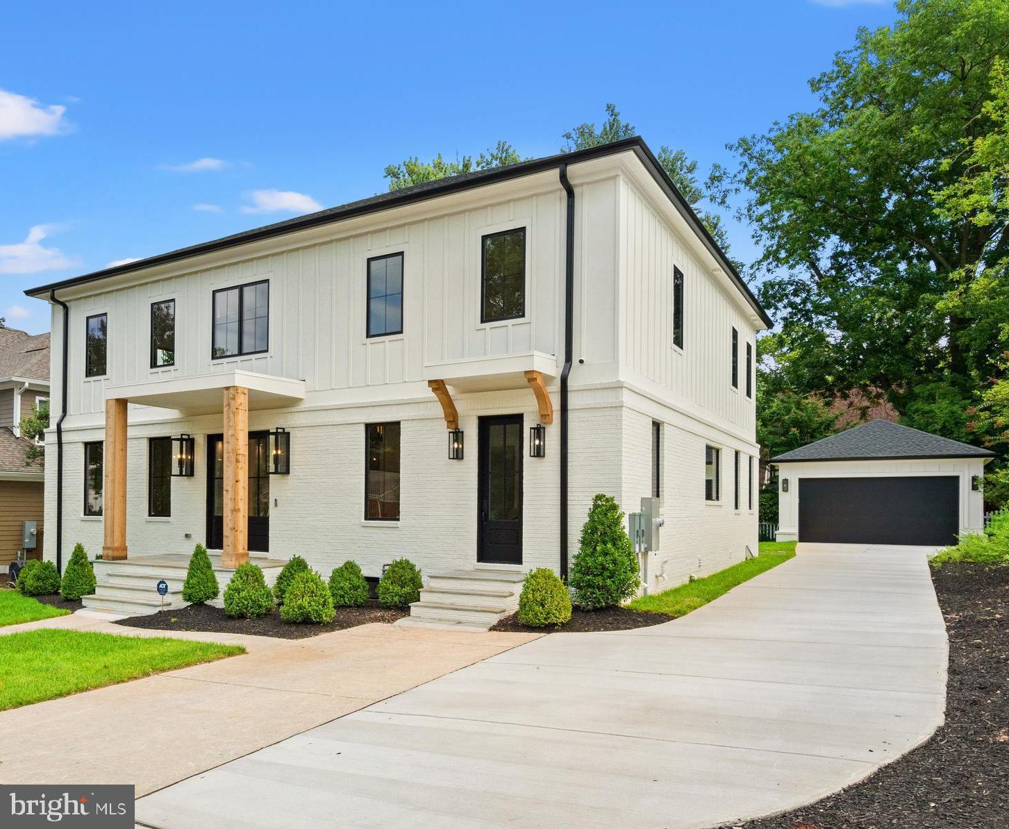 WILLIAMSBURG VILLAGE - Residential