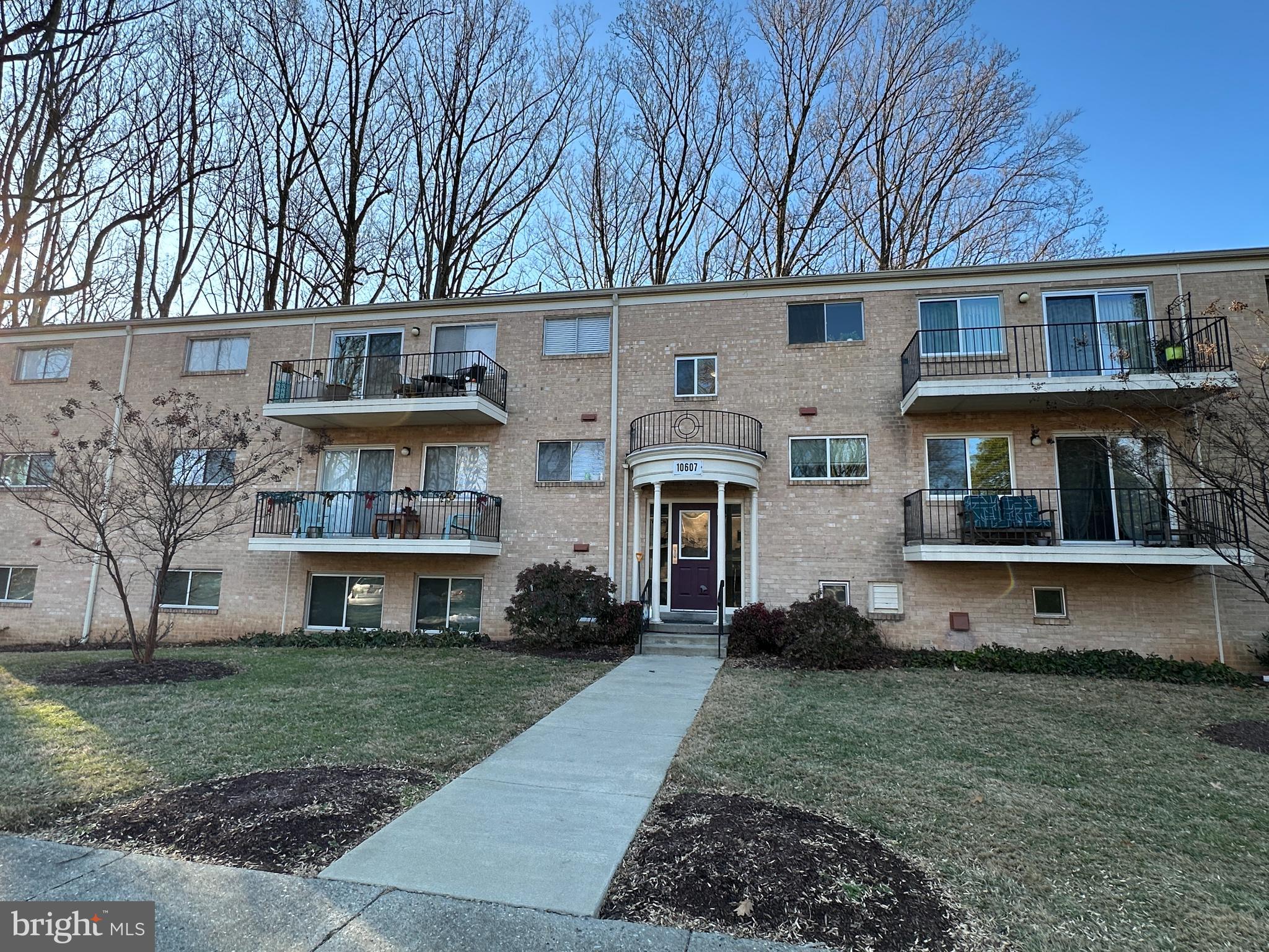 Stunning 2-Bed, 2-Bath Condo in Award-Winning Parkside Community! Discover this beautifully updated condo featuring spacious rooms, modern finishes, and a large private balcony with serene wooded views. Residents enjoy access to amenities such as tennis courts and a community pool. Unbeatable convenience just moments away from NIH, Metro station, shopping, dining, and more.