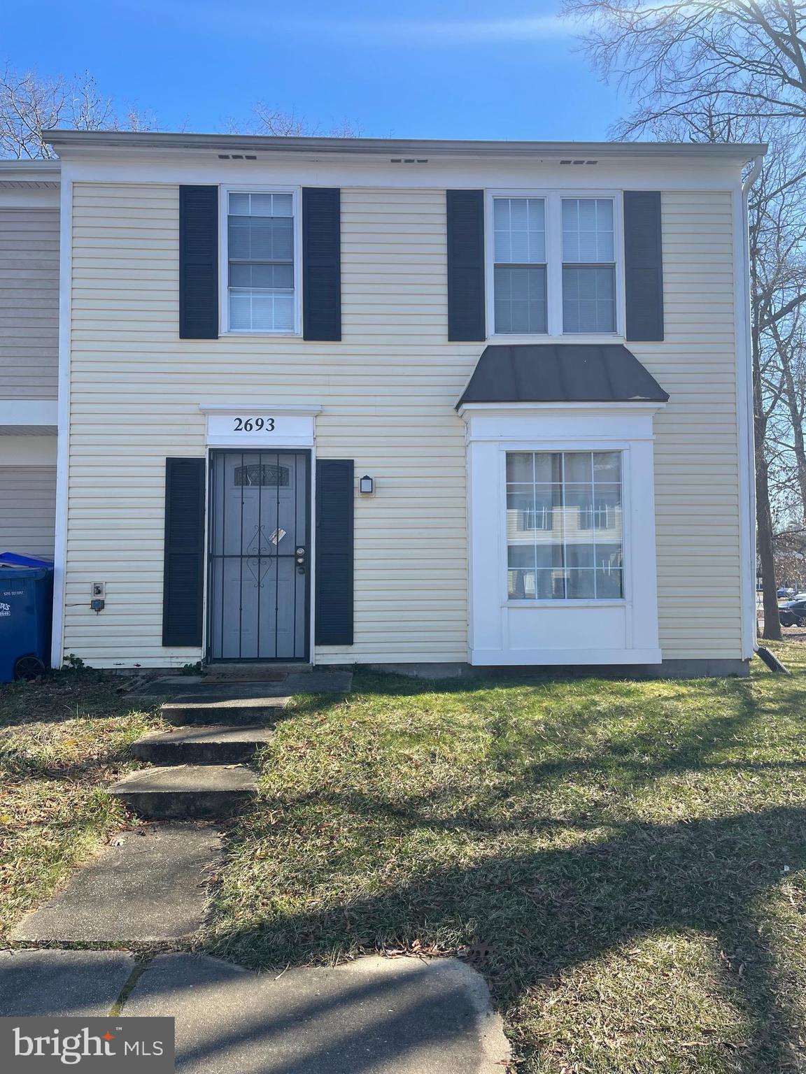 Excellent town house, fully renovated last year, at a good market price. This unit will probably not be available for very long. Broker/owner expects good credit, 620 scores or better, and household income at four times the monthly rent. Verifiable first month's rent and security deposit in savings.  Pets are case by case. The better the credit, the more flexible the requirements for income and the less restrictive the standards will be for one small pet.