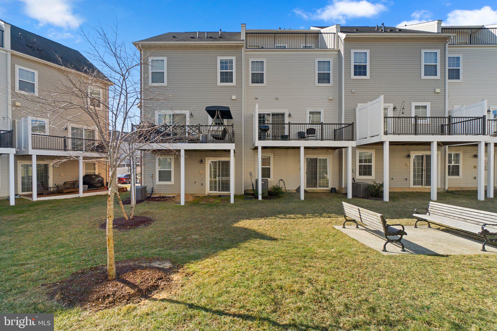 BLUE STREAM - Residential Lease