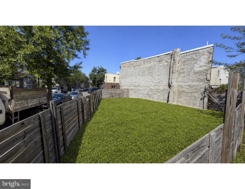 POINT BREEZE - Land