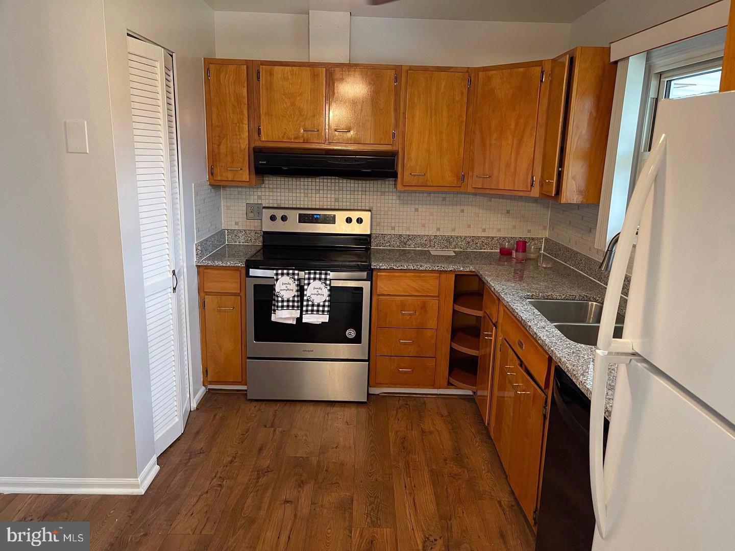 STERLING  PARK - Residential
