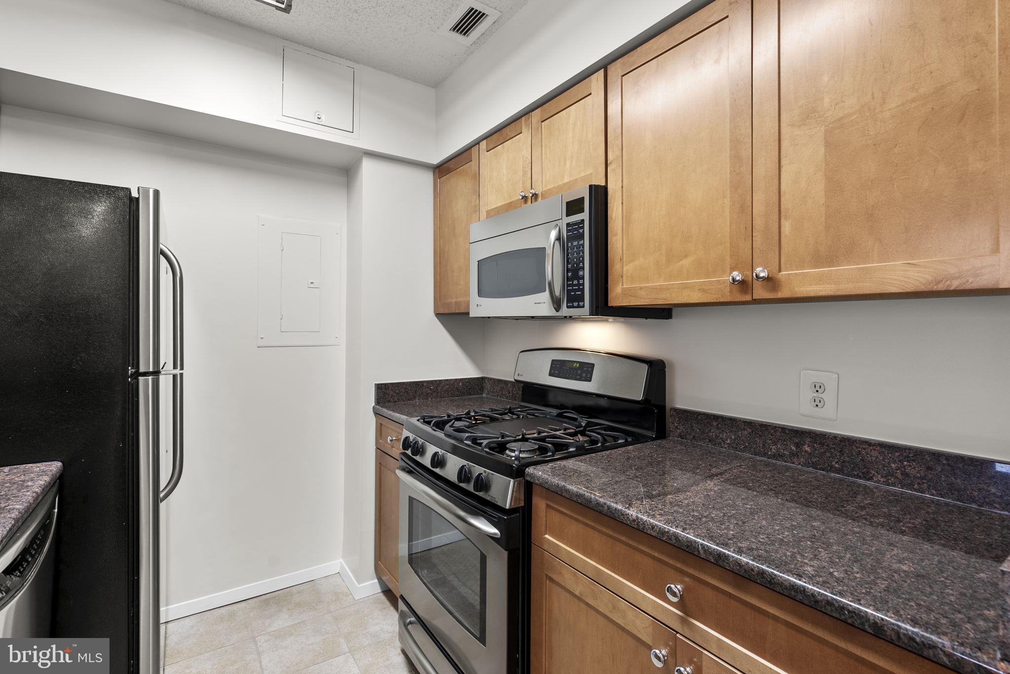 FAIRMONT PLAZA - Residential