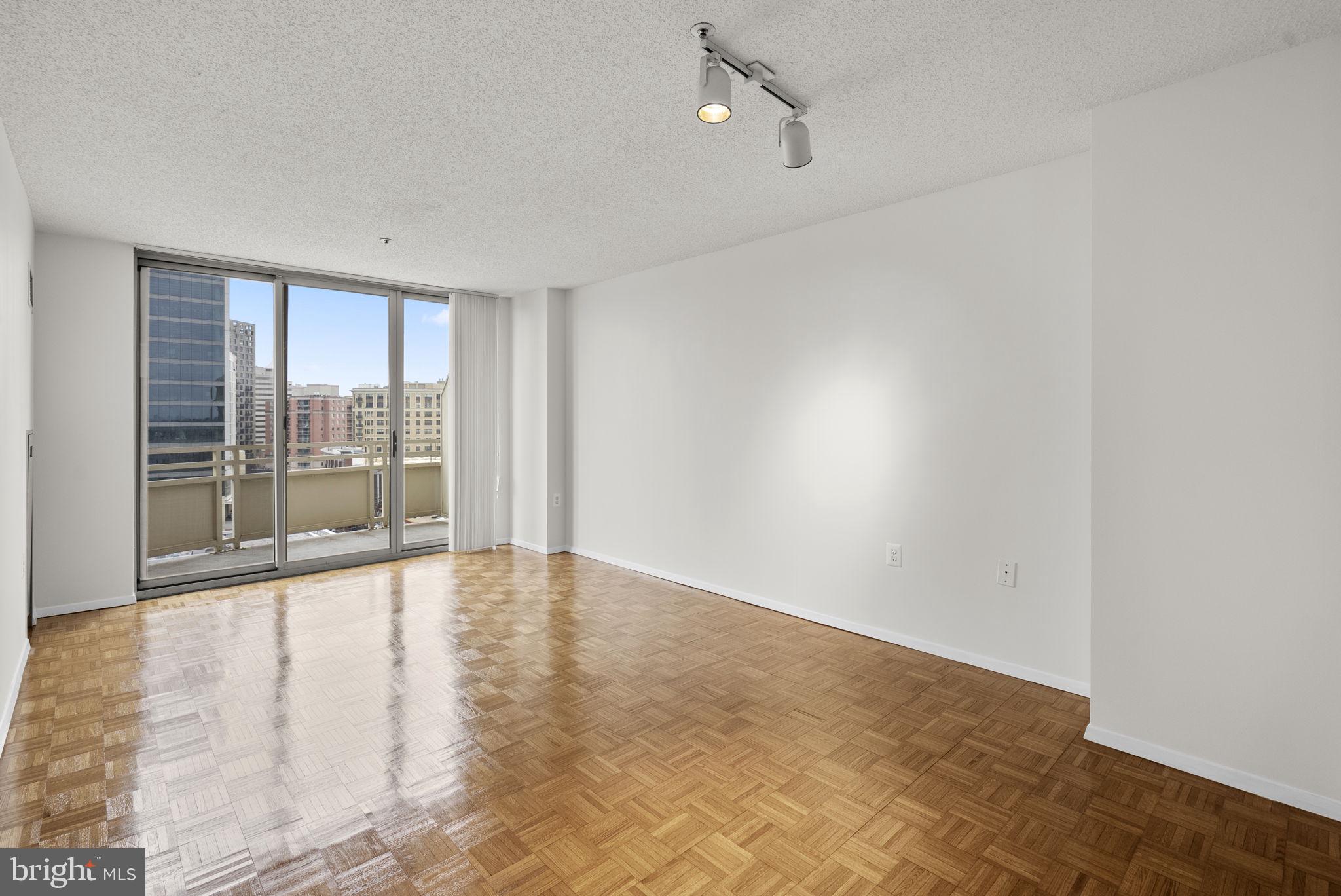FAIRMONT PLAZA - Residential
