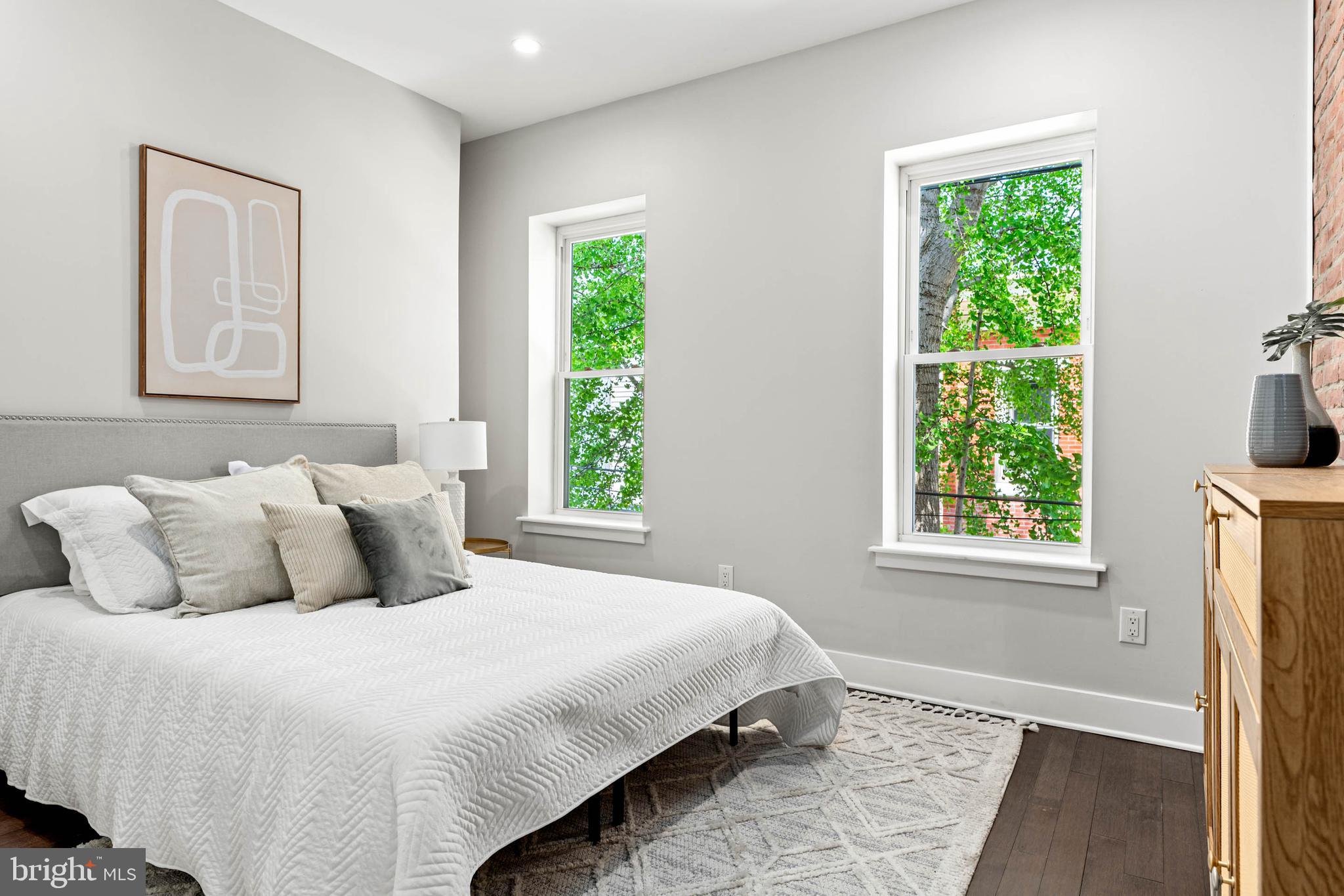 POINT BREEZE - Residential
