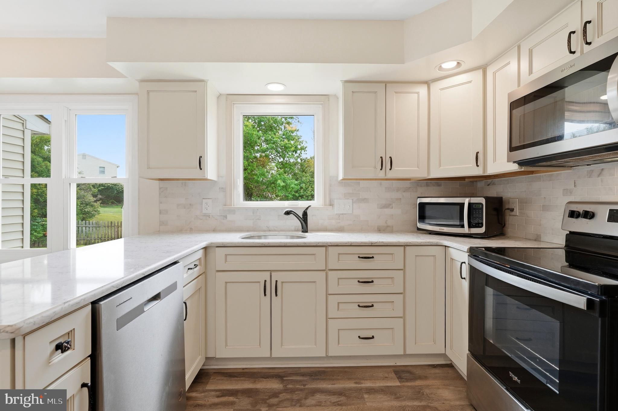 STERLING KNOLL - Residential