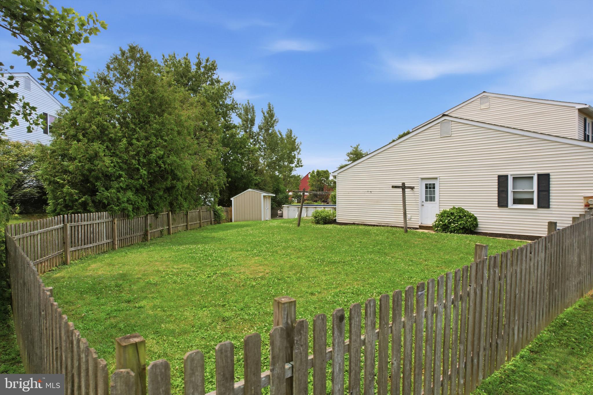 STERLING KNOLL - Residential