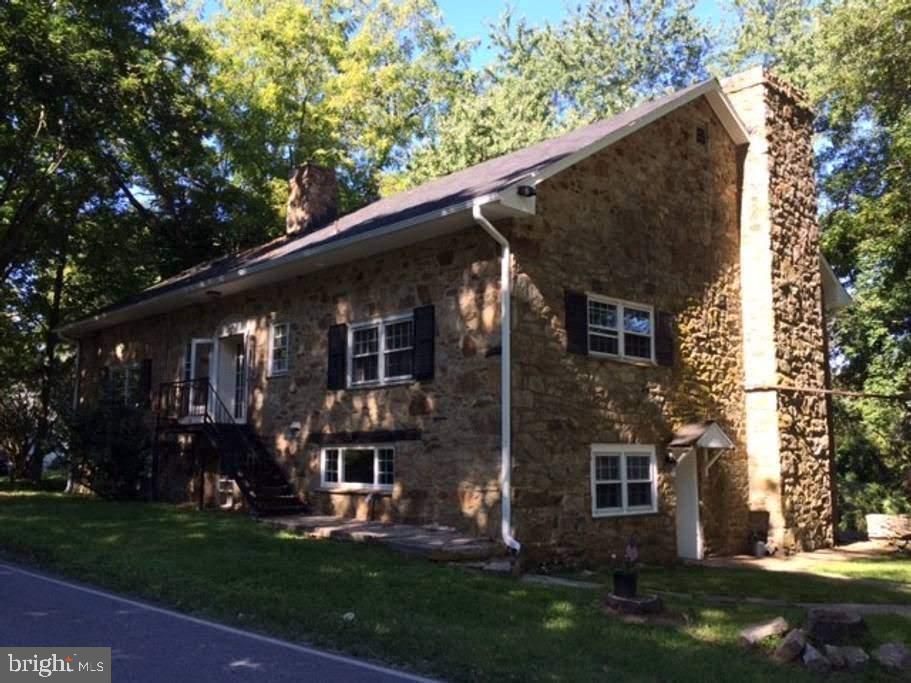 Unique rental property available May 15th. 185 E. Township Ln , Rd, Exton is convenient to everything but location is private and quiet. 1st floor ground level of a converted barn with 6 acres of woods behind. Clean large rooms with barn beam ceilings. Loaded with charm! 2000 sq.ft., 2 bedroom, 1 full and 1 half bath. Great Room, Office, Eat in Kitchen, Walk in Master closet. Off street parking and large stone patio in rear. Includes washer/dryer and window a/c units. Tenant pays propane, electric, cable/internet. Note: Beautiful Great Room fireplace is for decorative purposes ONLY and is not operational. No pets-No smoking-No exceptions. Online application.